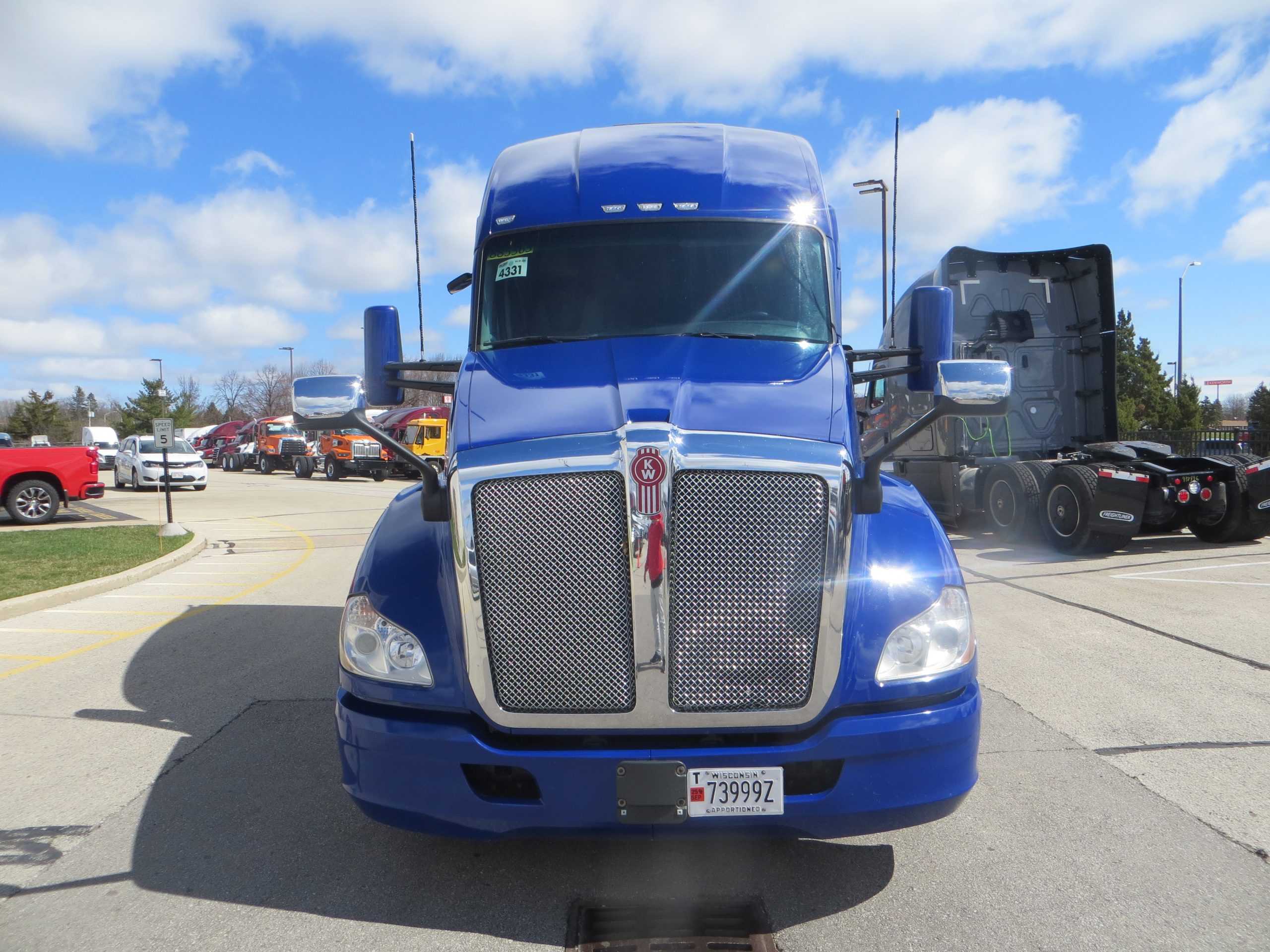 2020 Kenworth T680 - image 2 of 6