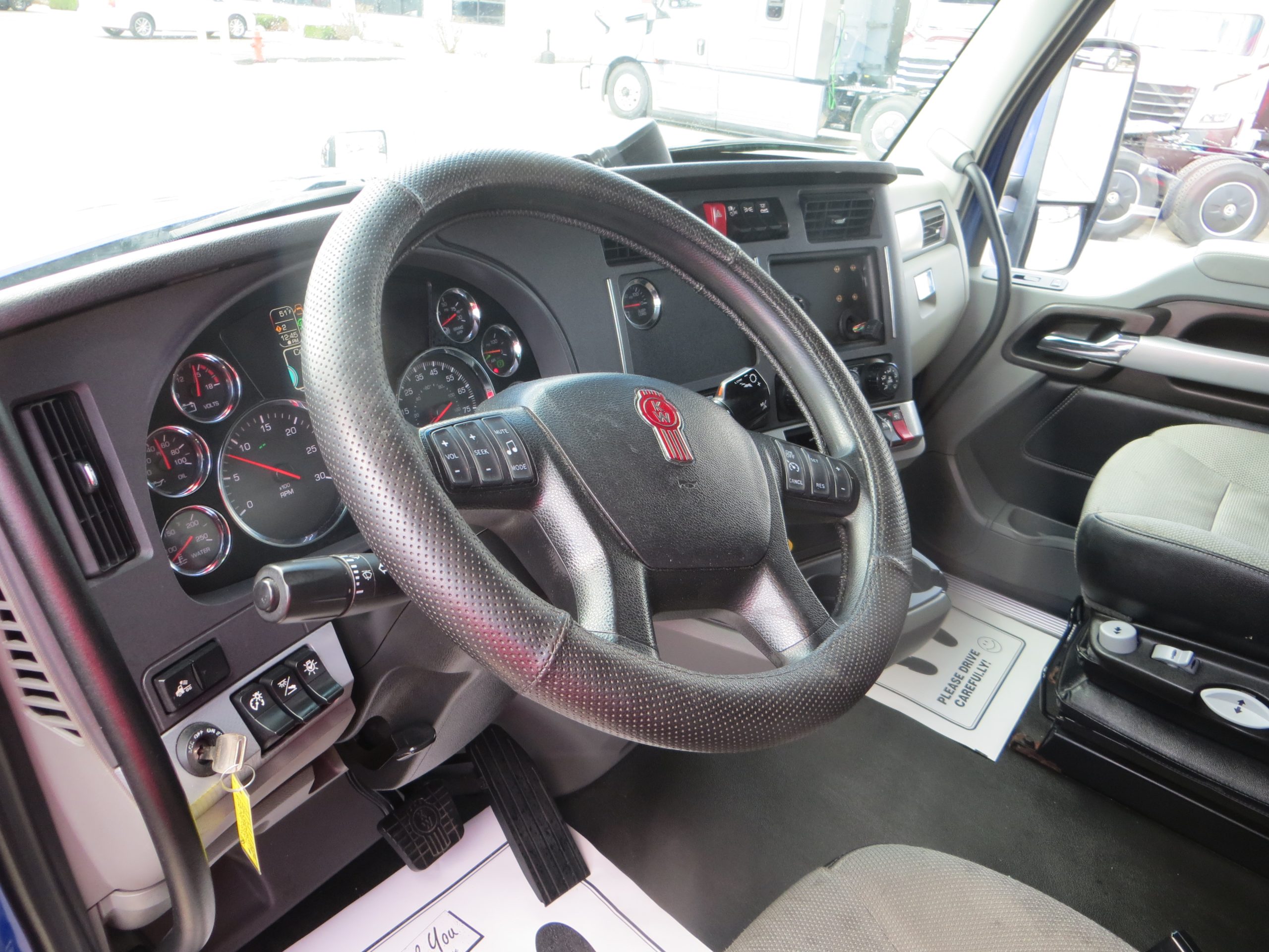 2020 Kenworth T680 - image 6 of 6