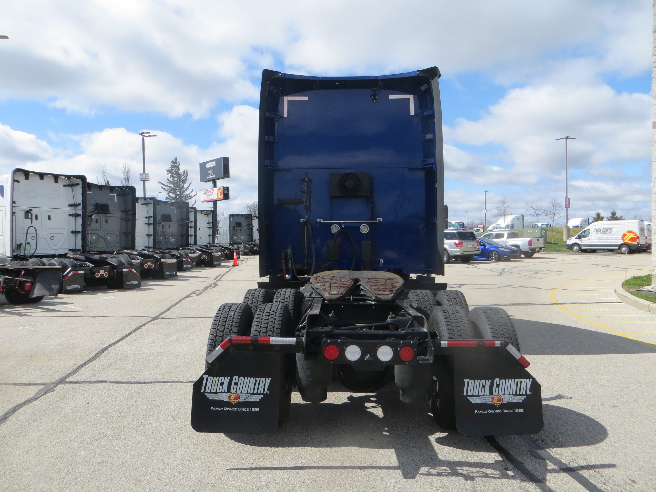 2020 Kenworth T680 - image 4 of 6