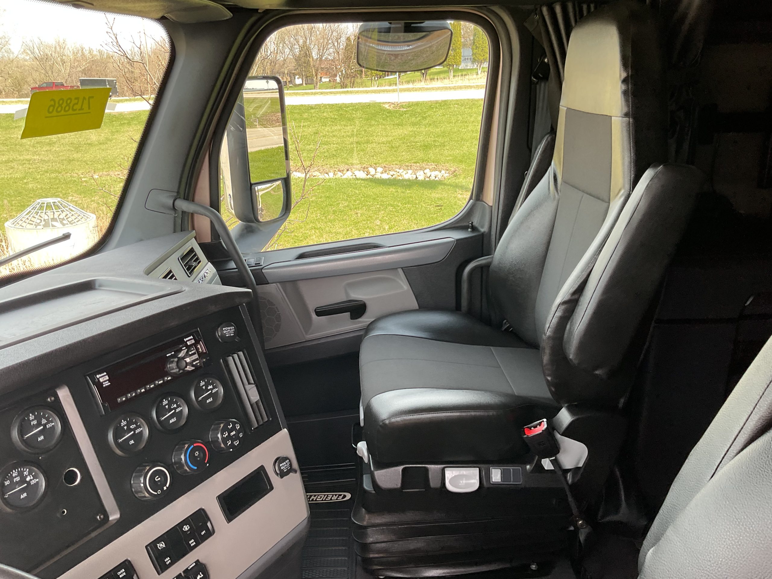 2022 Freightliner PT126 - image 5 of 6