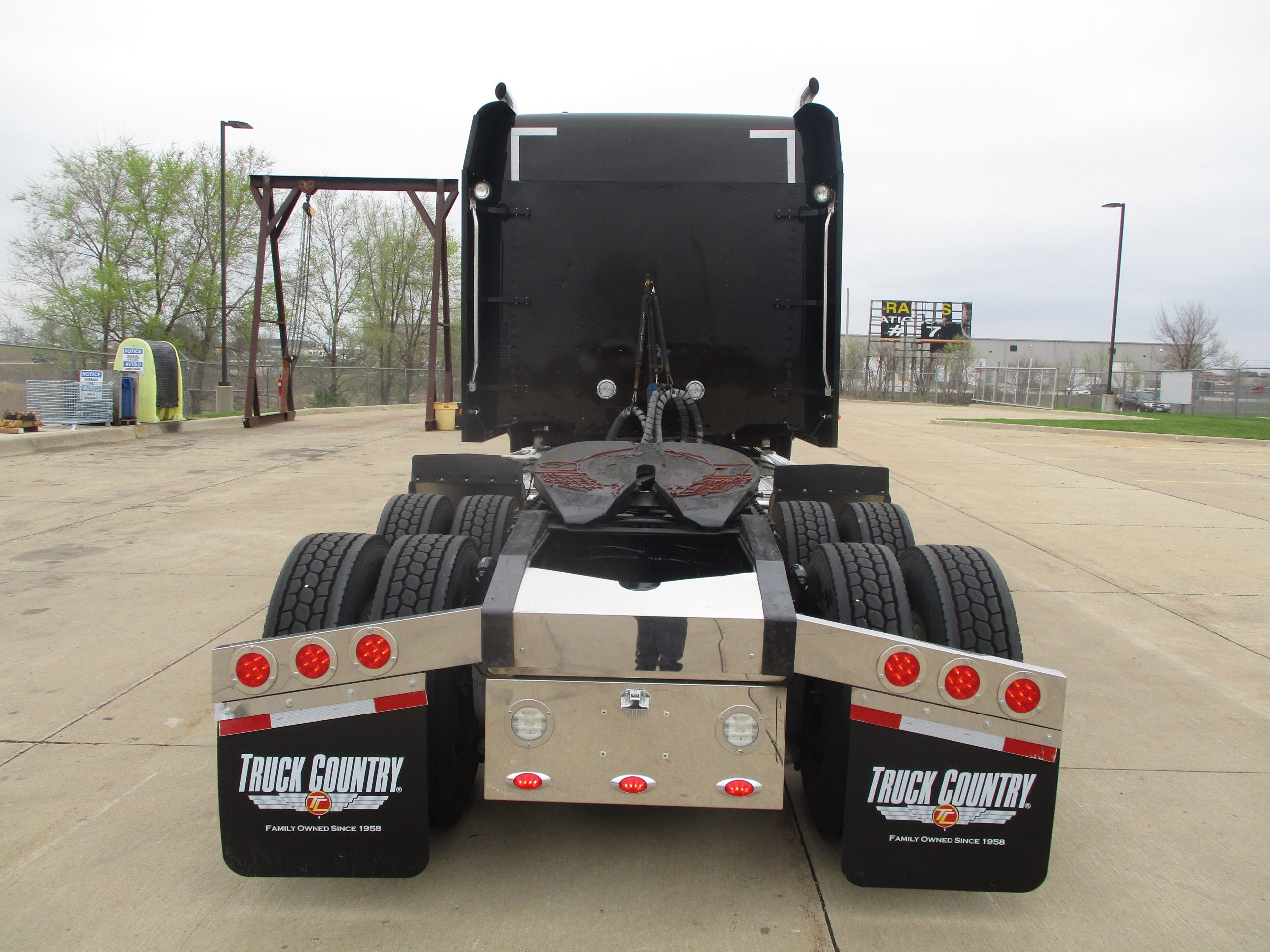 2022 Freightliner 122SD - image 4 of 6