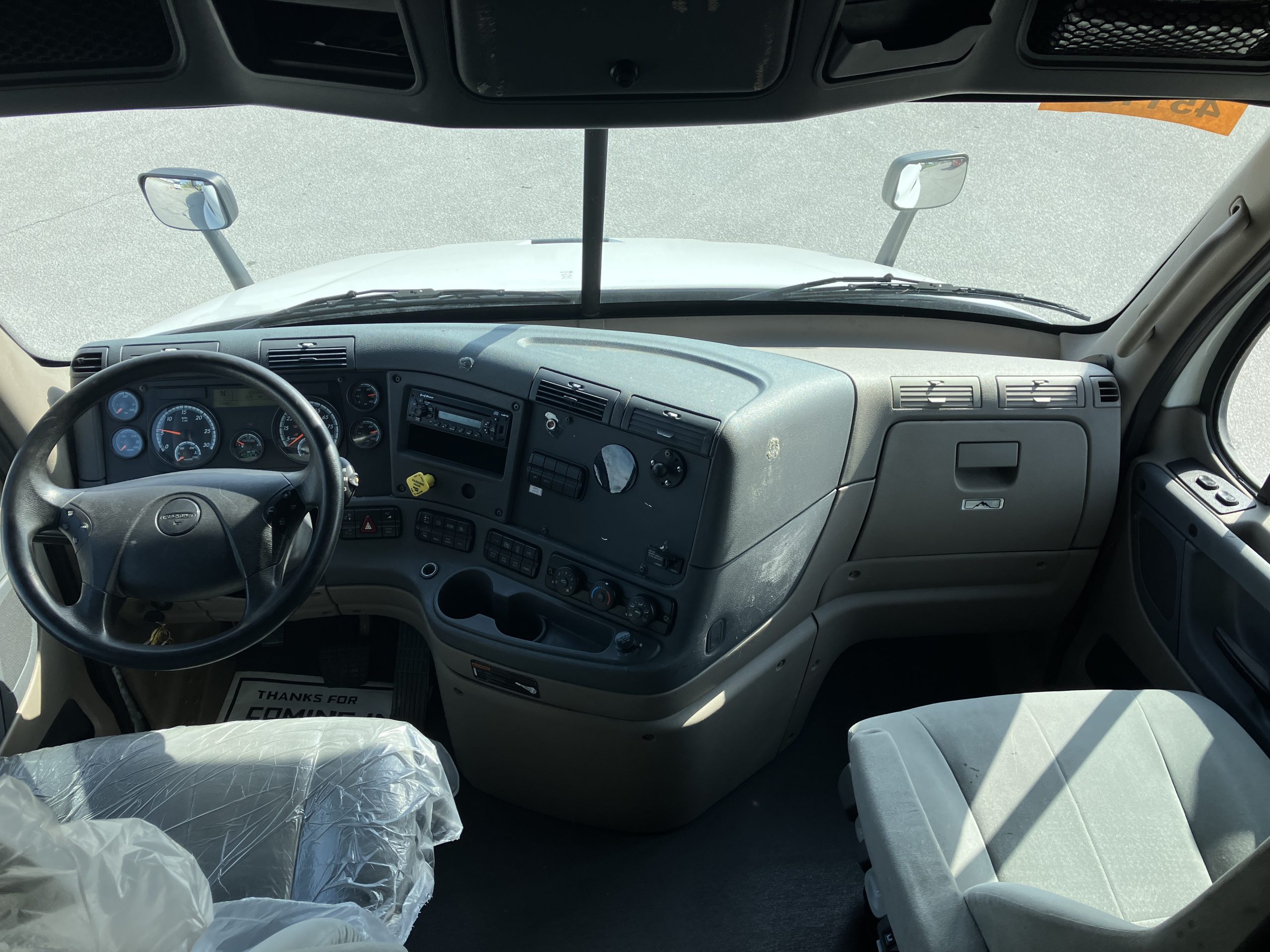2015 Freightliner CA113 - image 6 of 6