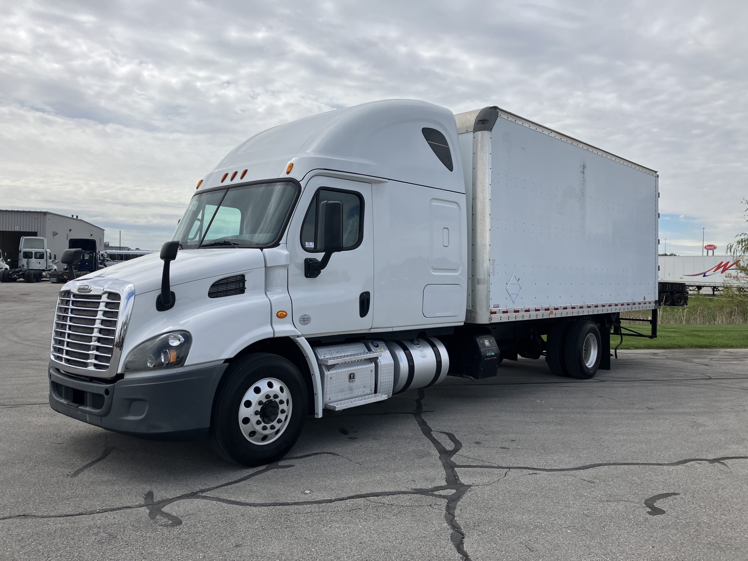 2015 Freightliner CA113 - image 6 of 6
