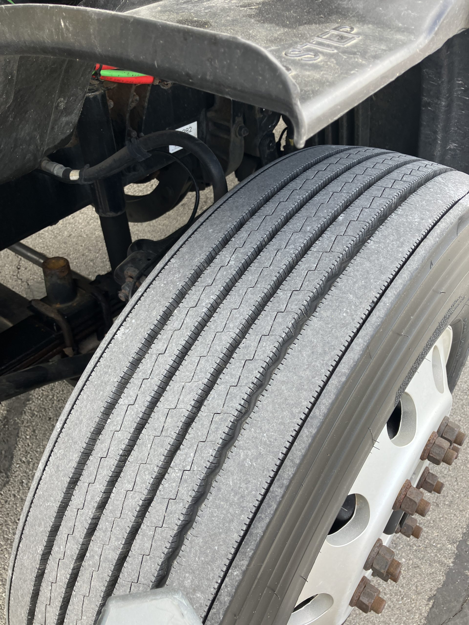 2015 Freightliner CA113 - image 2 of 6