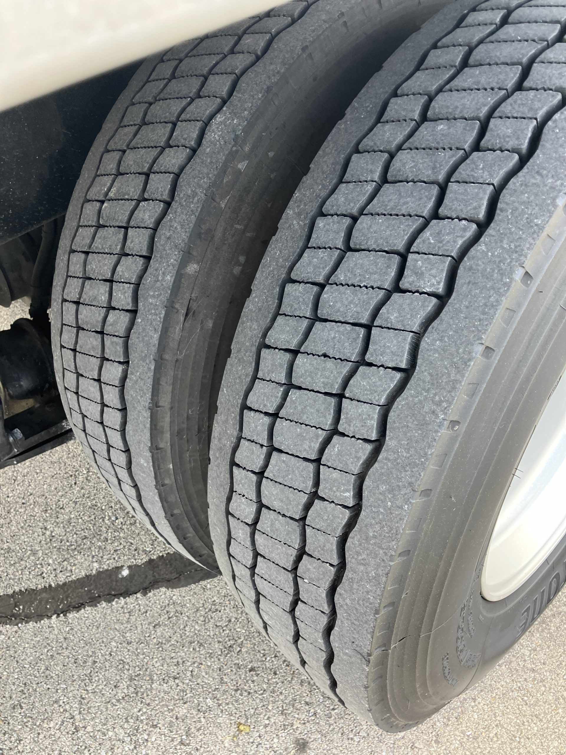 2015 Freightliner CA113 - image 5 of 6