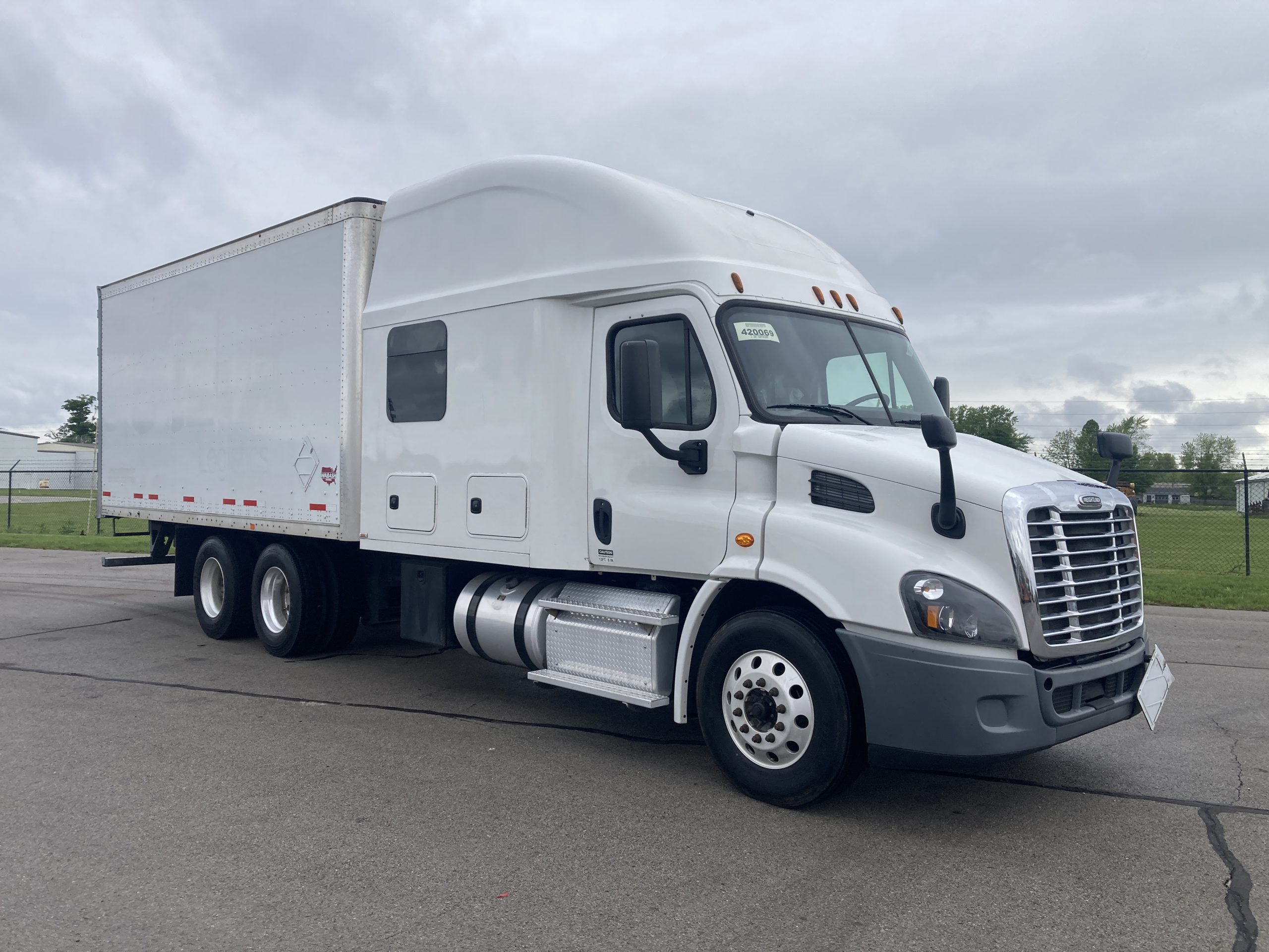 2016 Freightliner CA113 - image 6 of 6