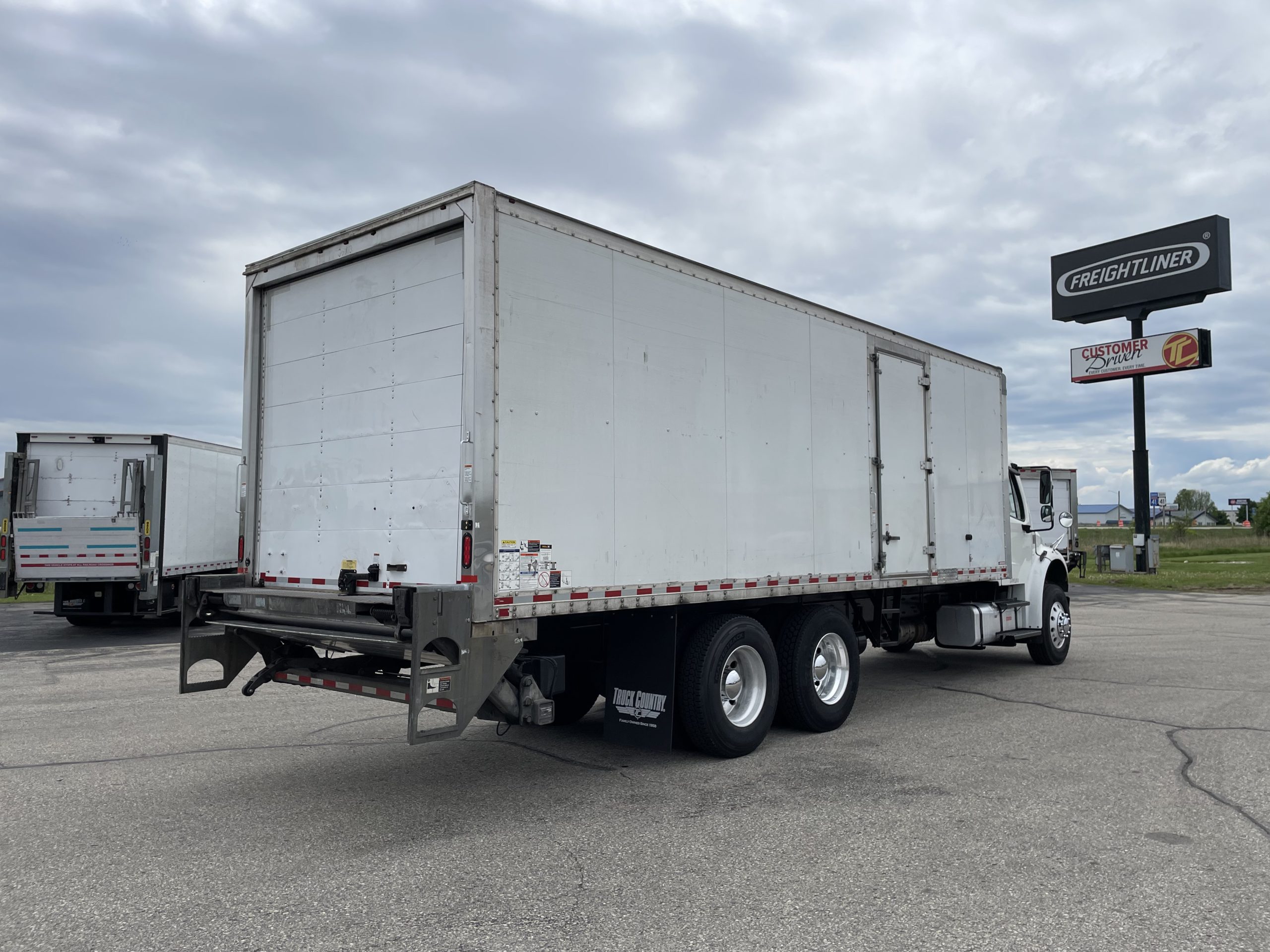 2020 Freightliner M280 - image 6 of 6