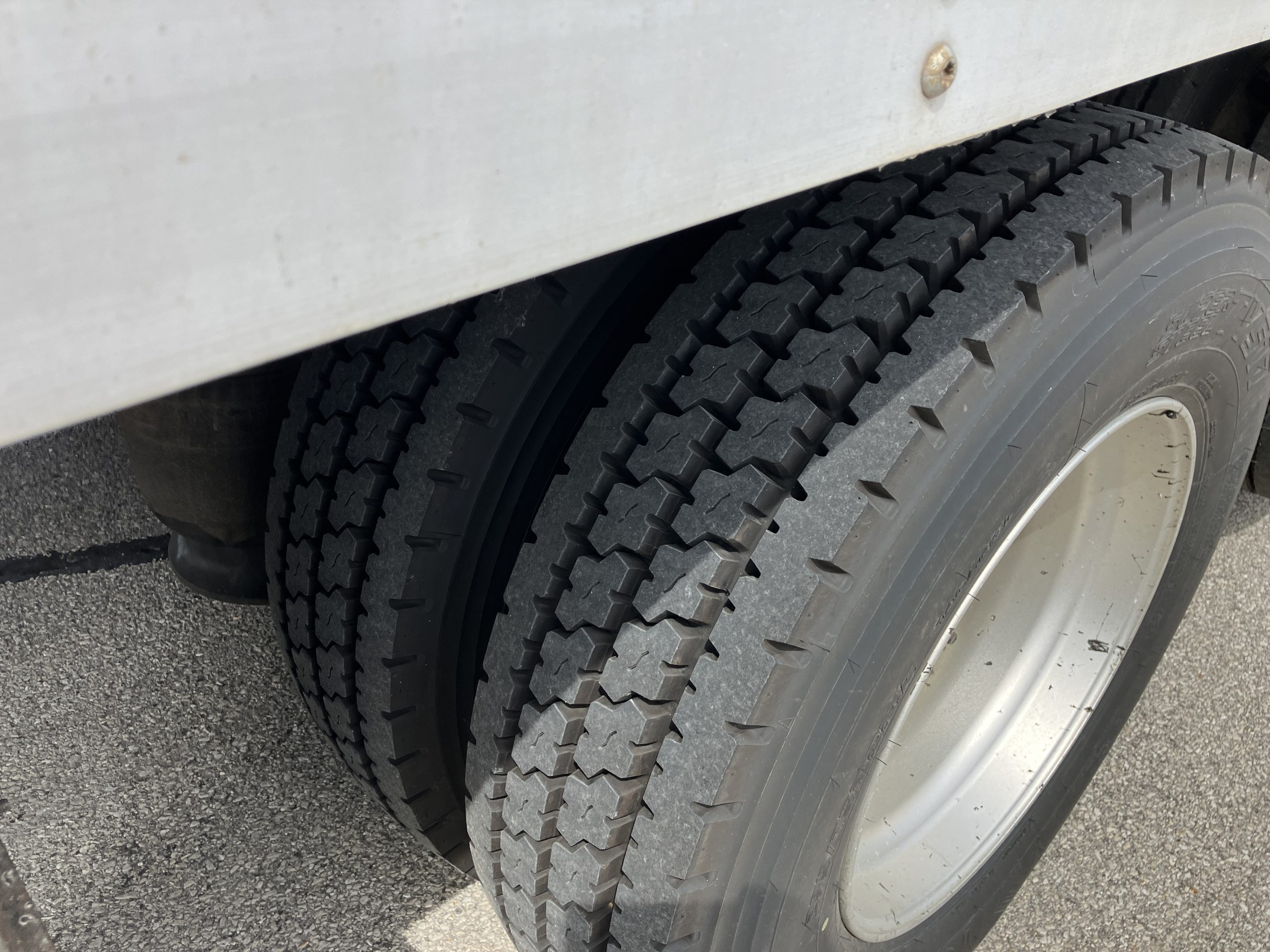 2016 Freightliner CA113 - image 6 of 6