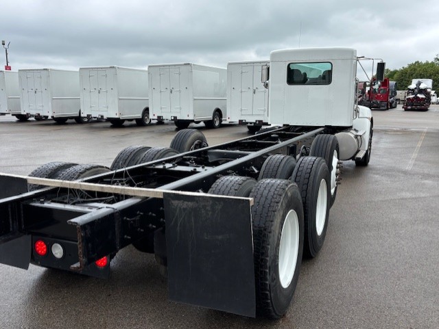 2021 Kenworth T370 - image 4 of 6