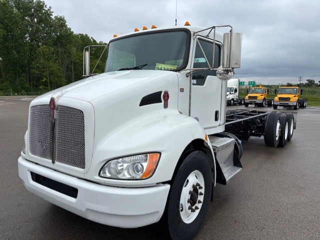 2021 Kenworth T370 - image 5 of 6