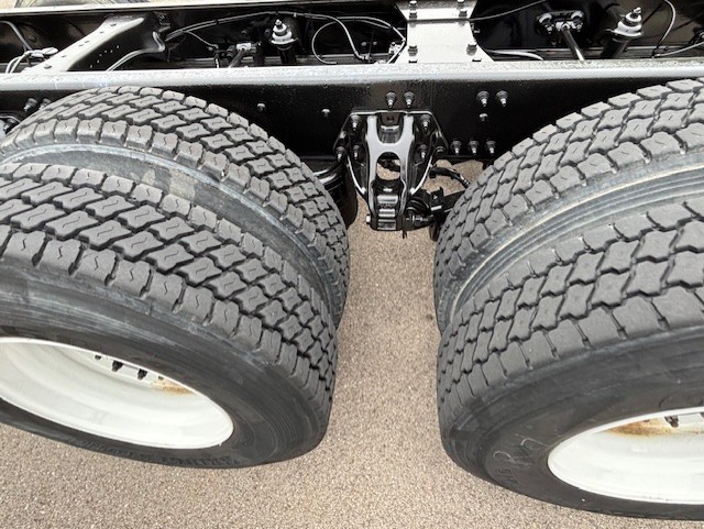 2021 Kenworth T370 - image 4 of 6