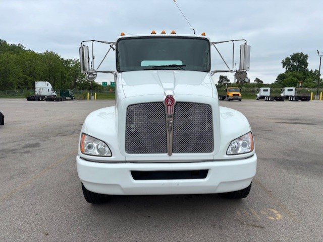2021 Kenworth T370 - image 5 of 6