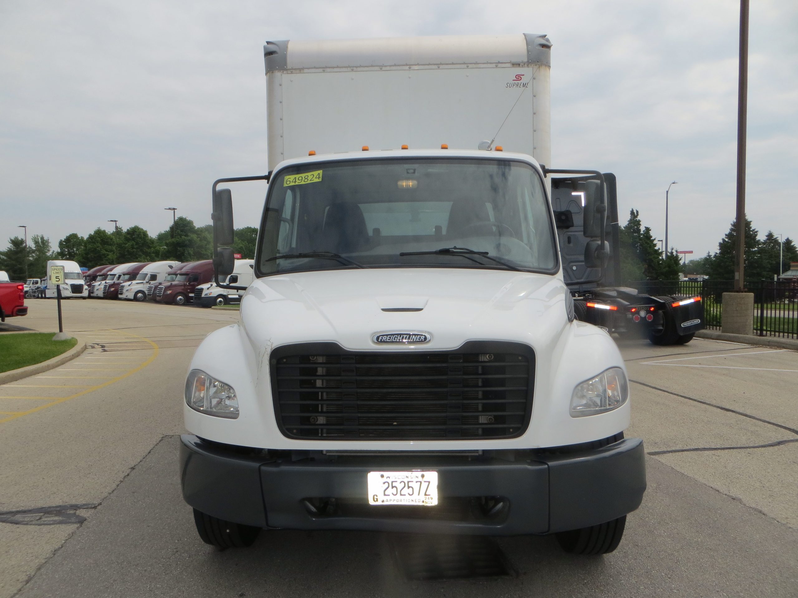 2020 Freightliner M2 106 - image 2 of 6