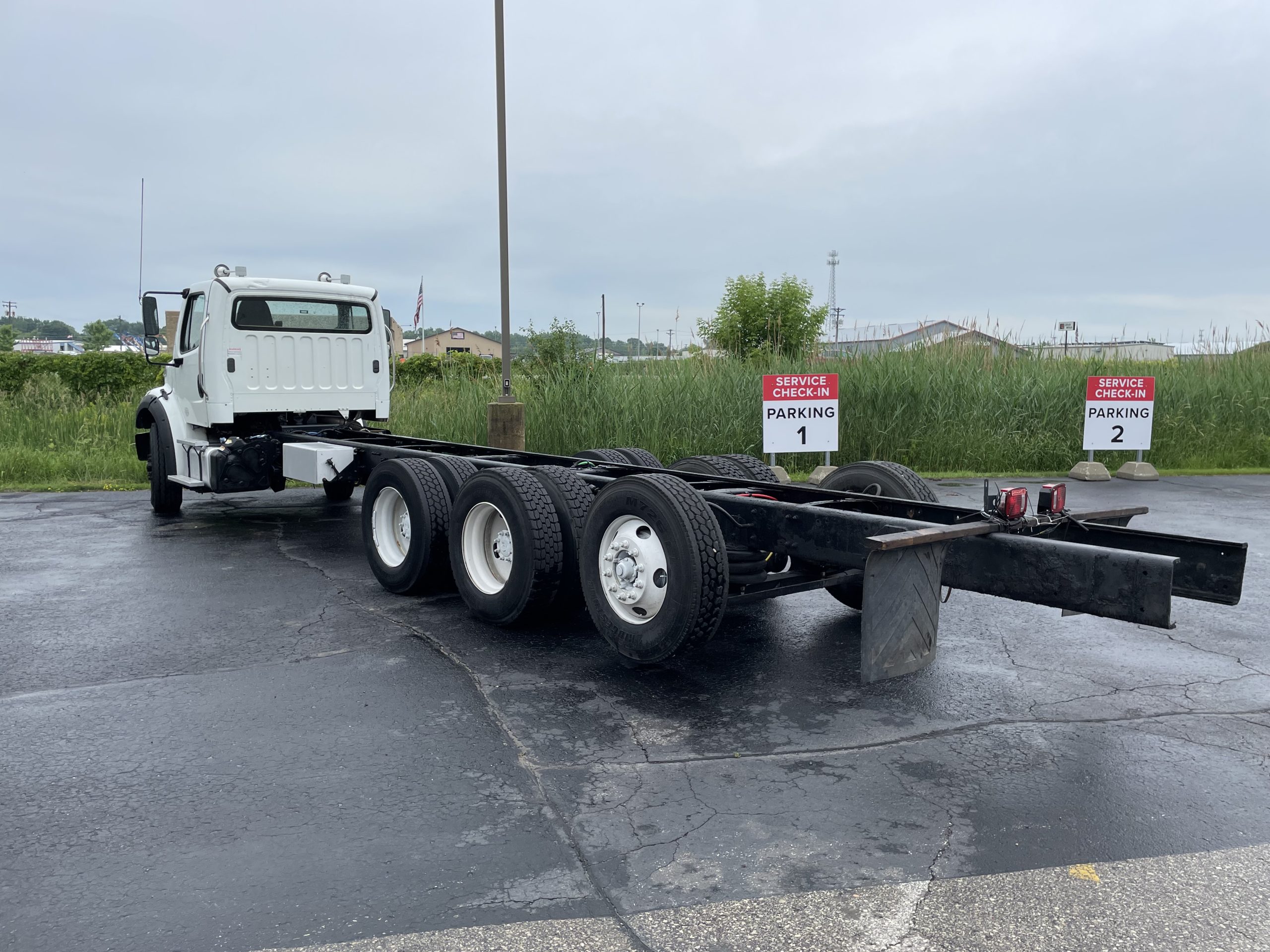 2016 Freightliner M2112 - image 6 of 6