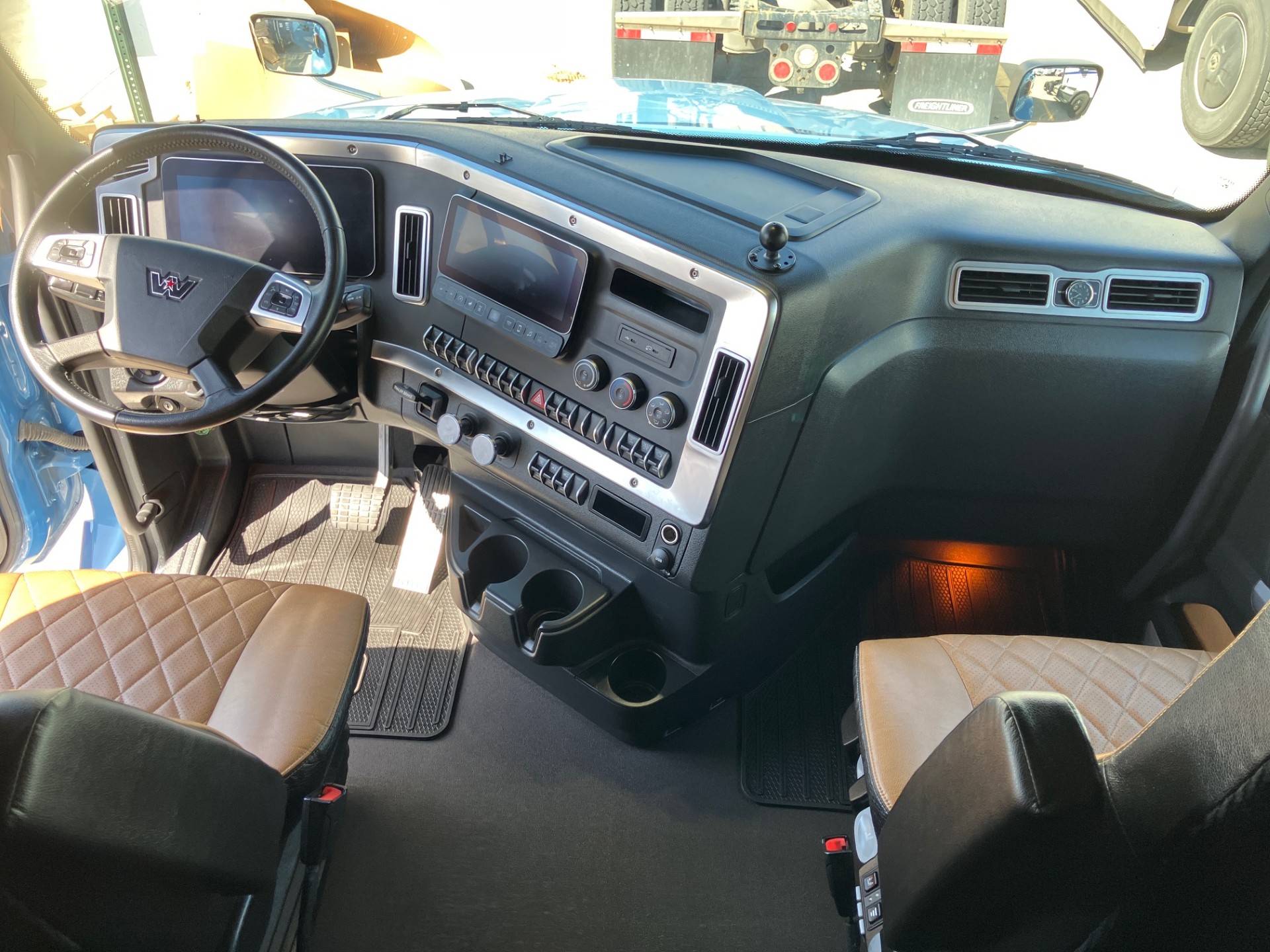 2024 Western Star 57X - image 2 of 6