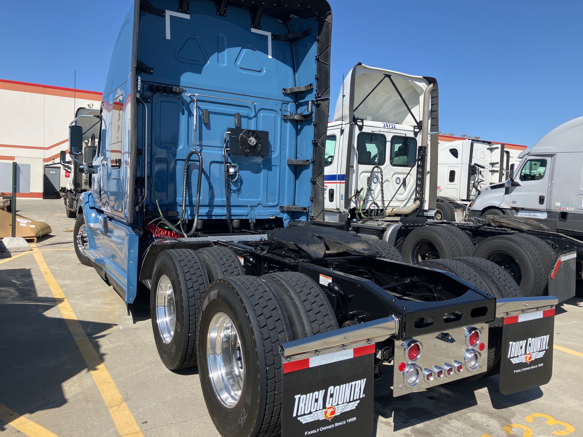 2024 Western Star 57X - image 3 of 6