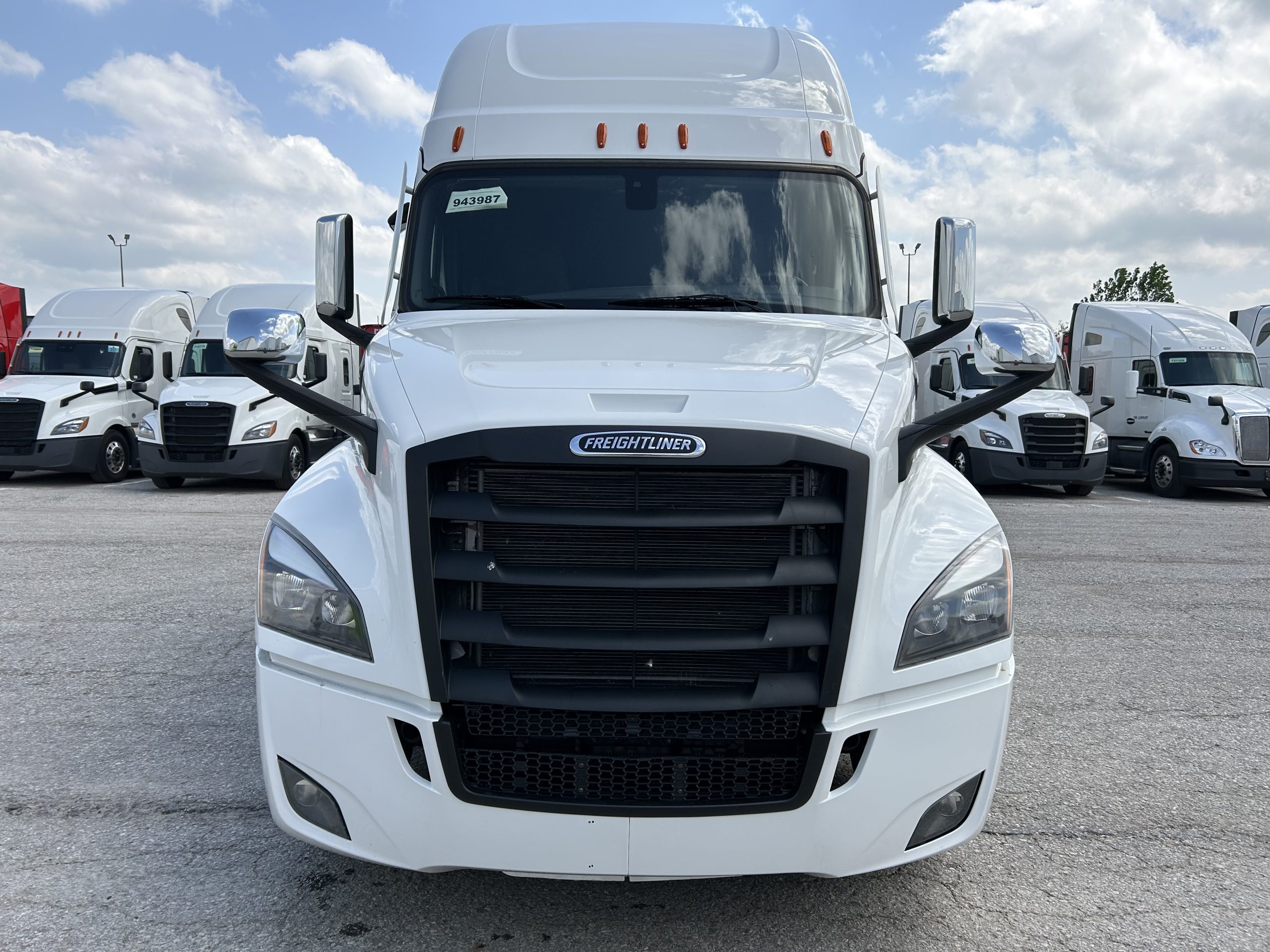 2023 Freightliner PT126 - image 3 of 6