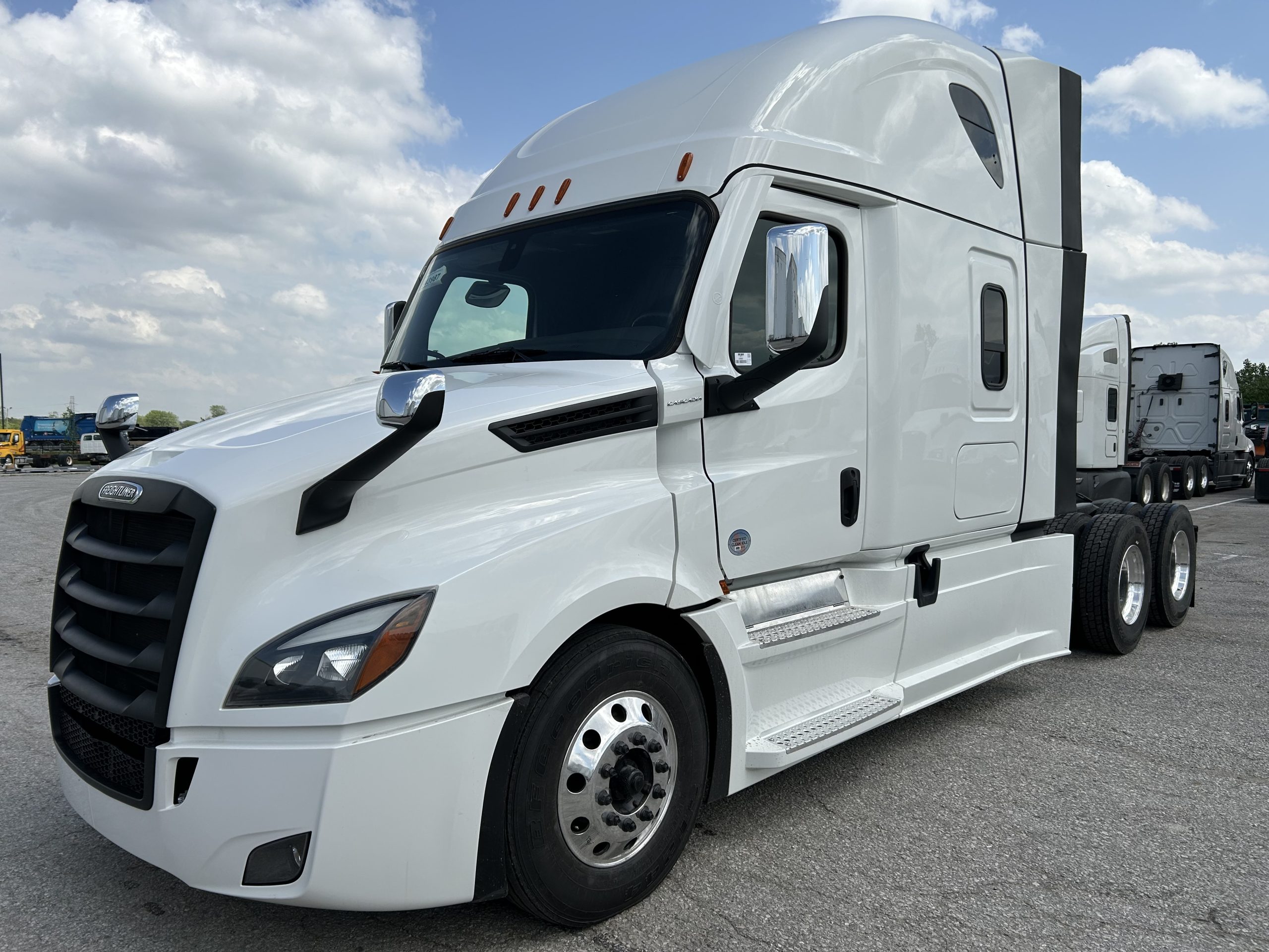 2023 Freightliner PT126 - image 2 of 6