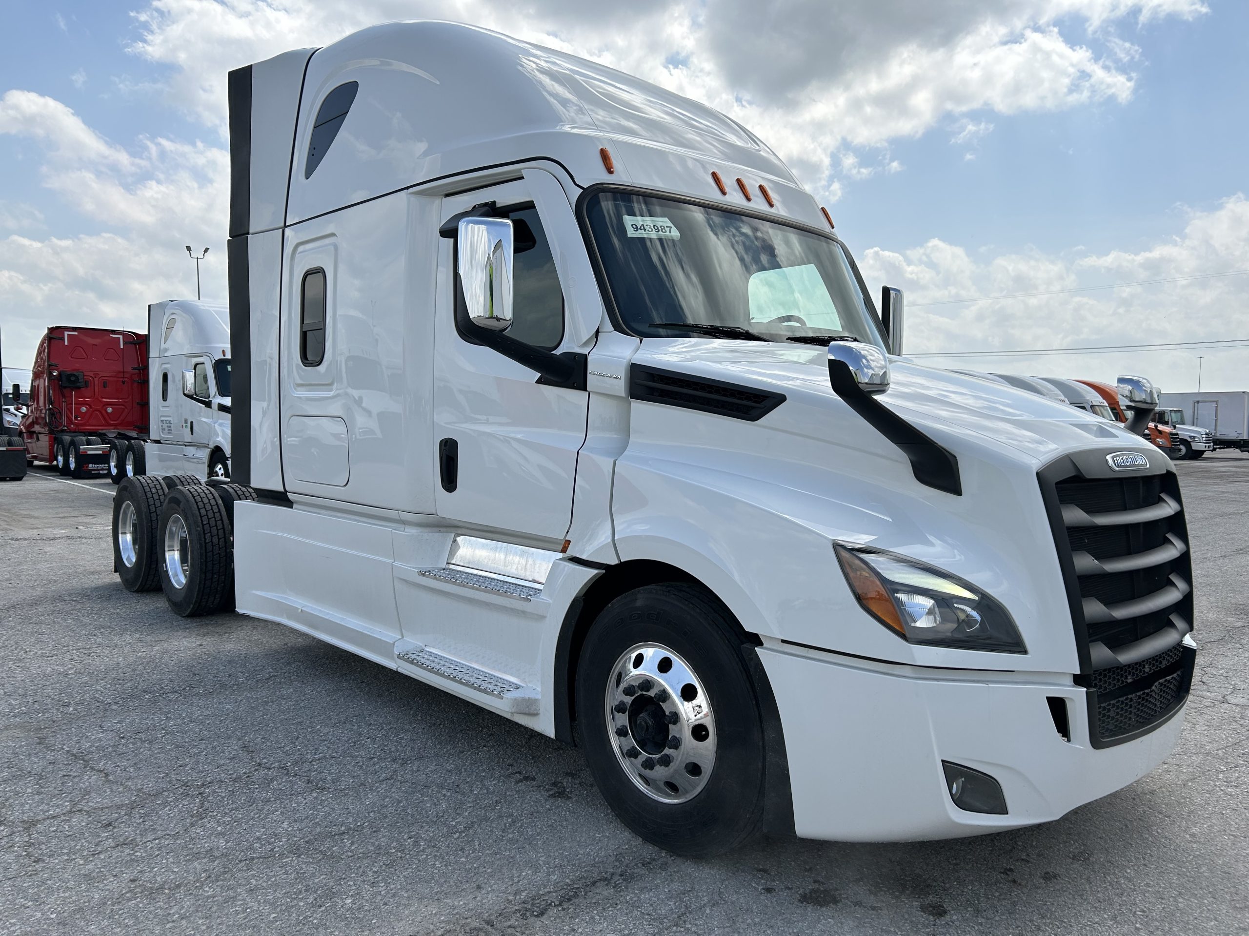 2023 Freightliner PT126 - image 4 of 6