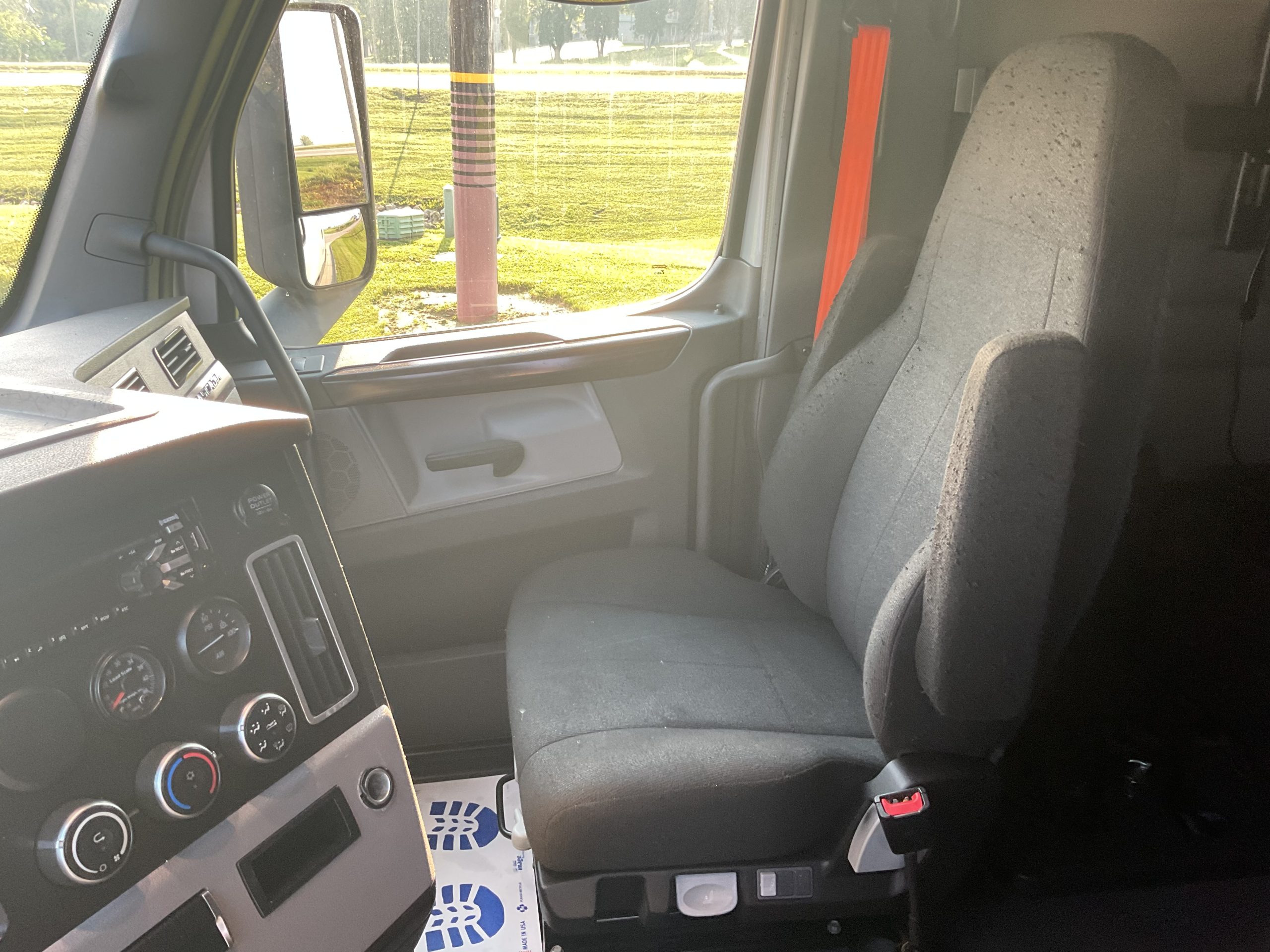 2022 Freightliner PT126 - image 6 of 6