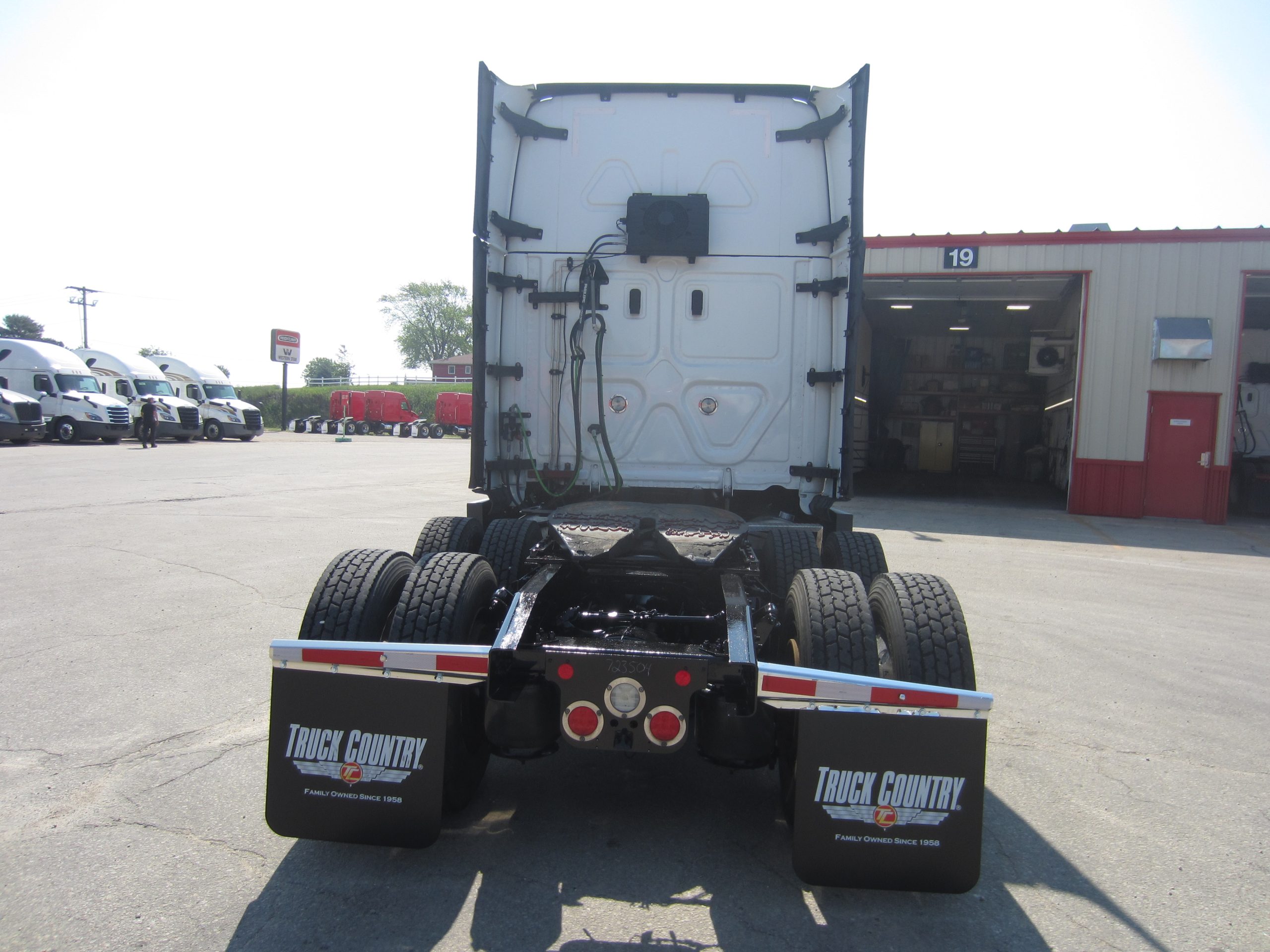 2022 Freightliner PT126 - image 4 of 6
