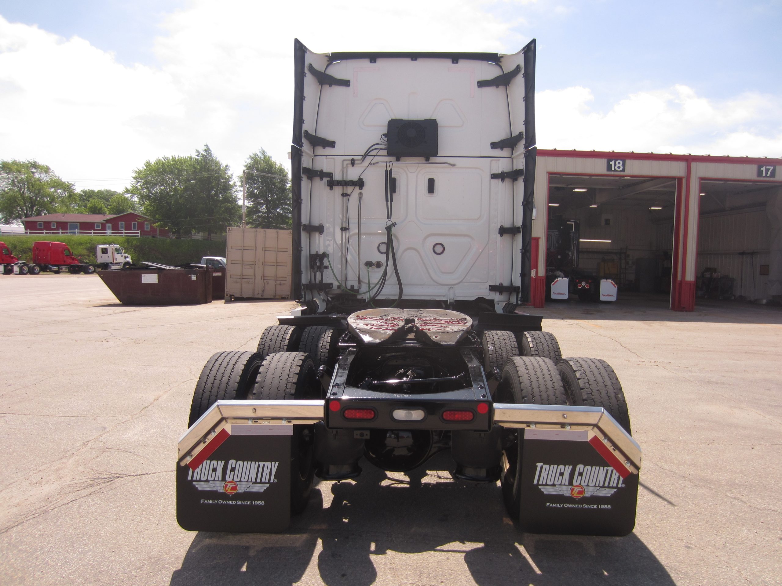 2023 Freightliner PT126 - image 4 of 6