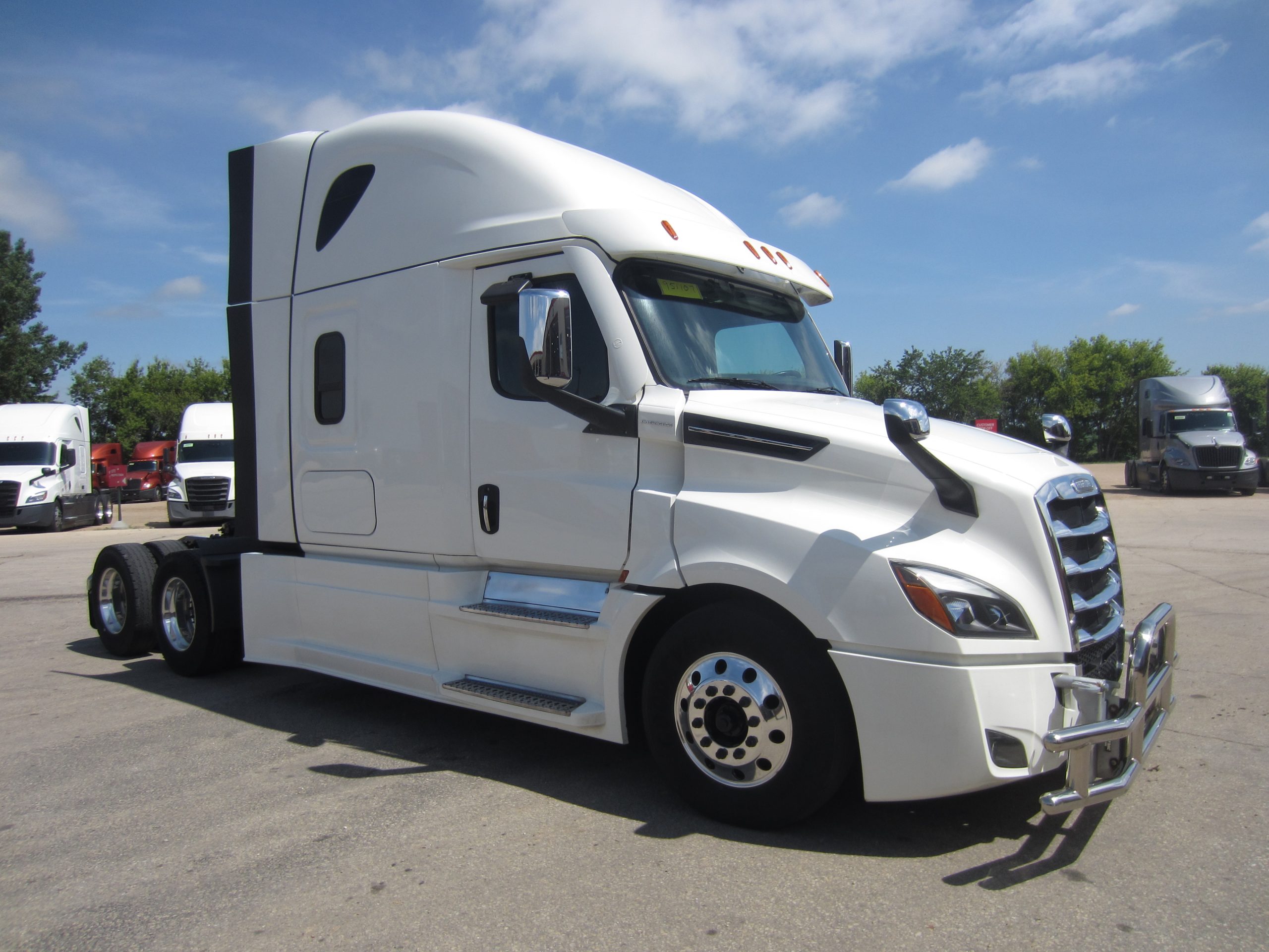 2023 Freightliner PT126 - image 3 of 6