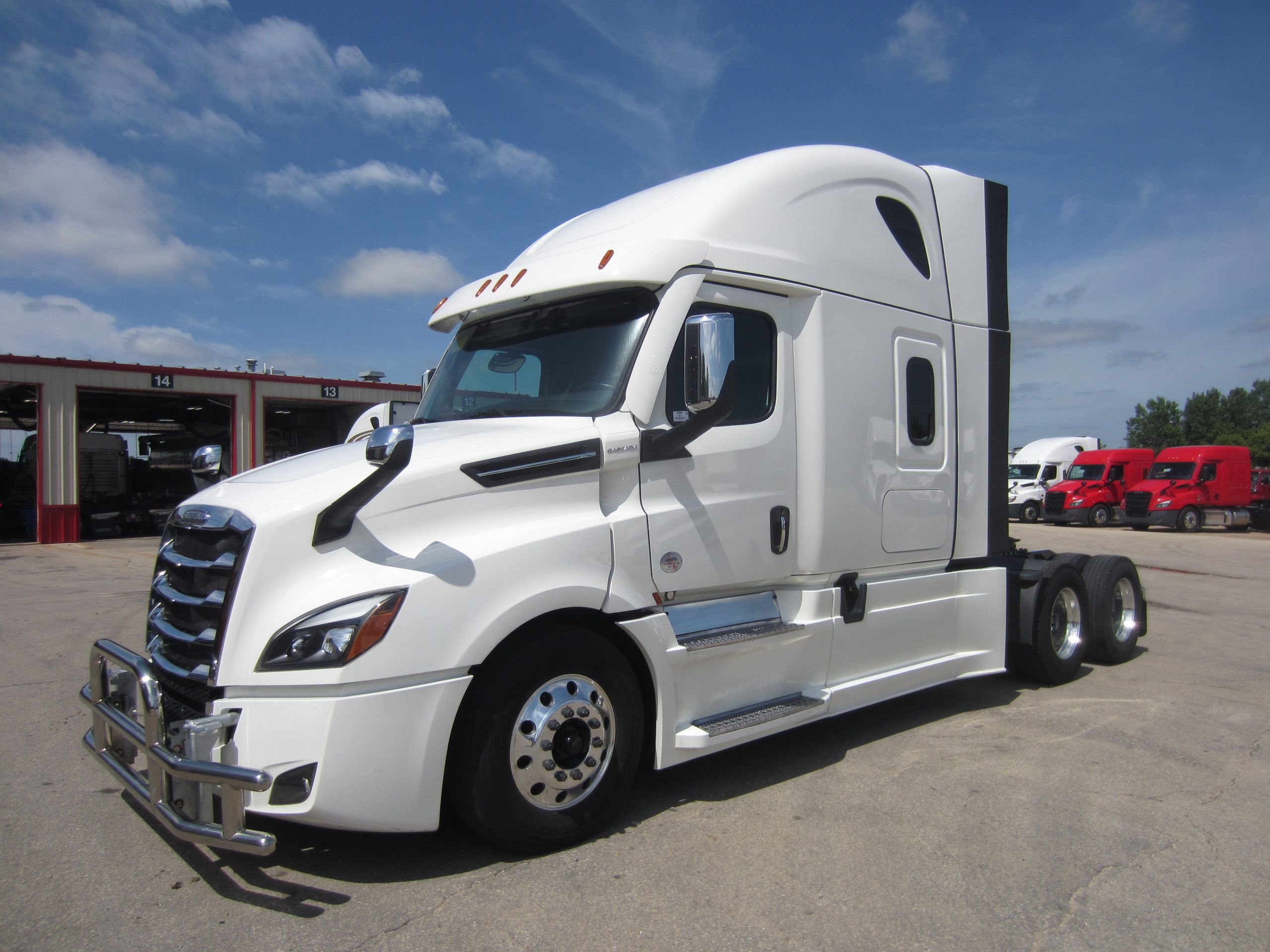 2023 Freightliner PT126 - image 1 of 6