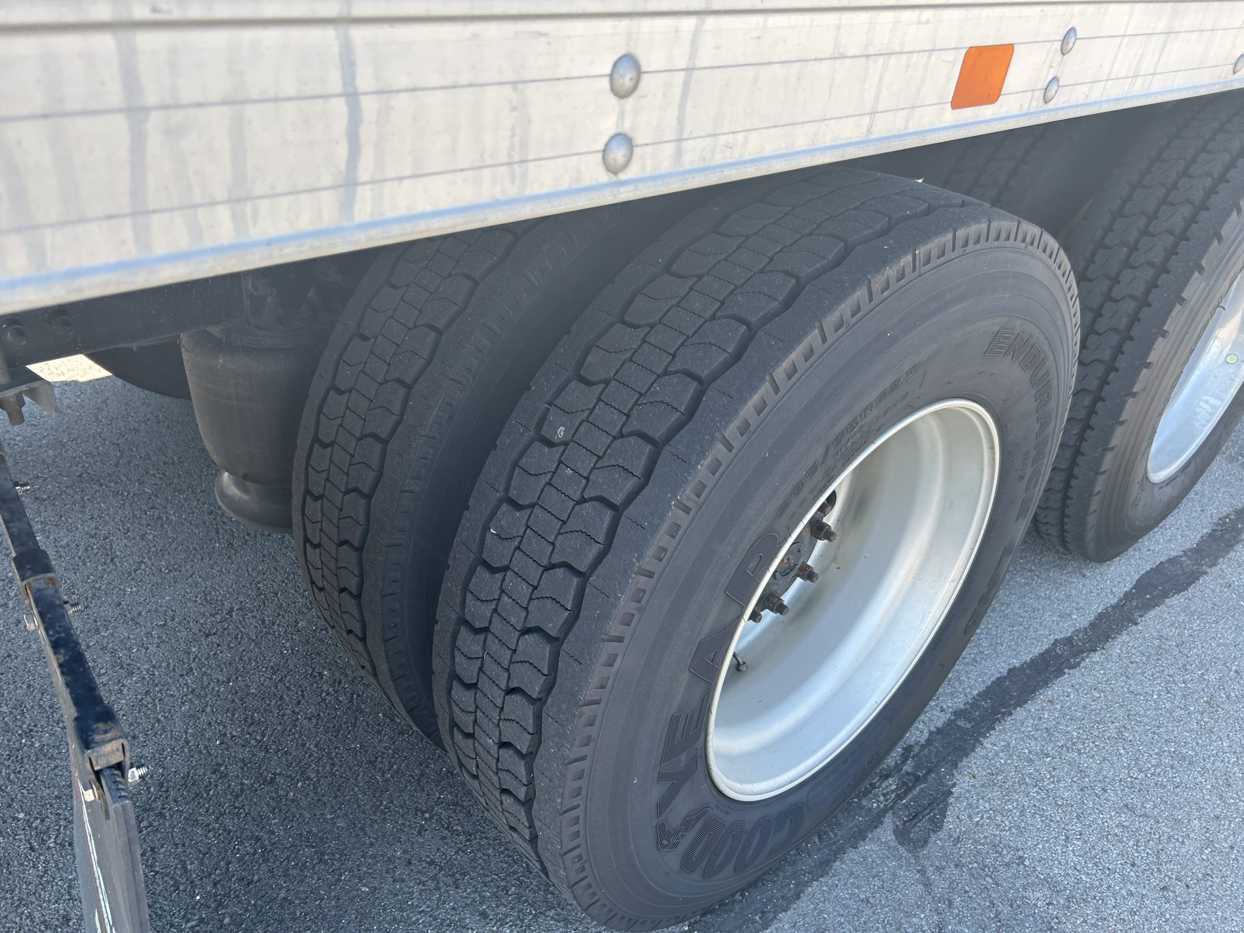 2016 Freightliner CA113 - image 6 of 6