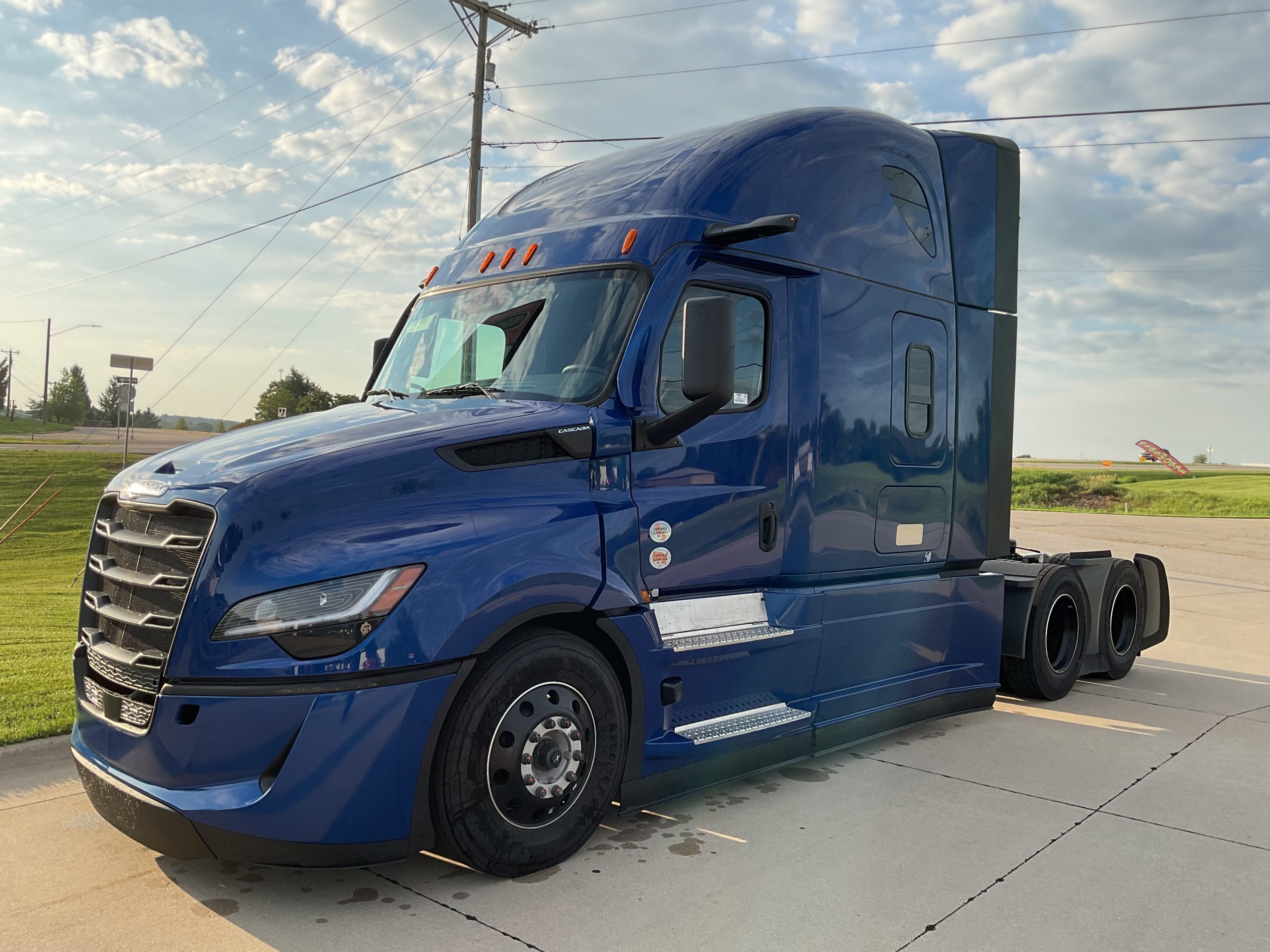 2026 Freightliner PJ126SLP - image 2 of 6
