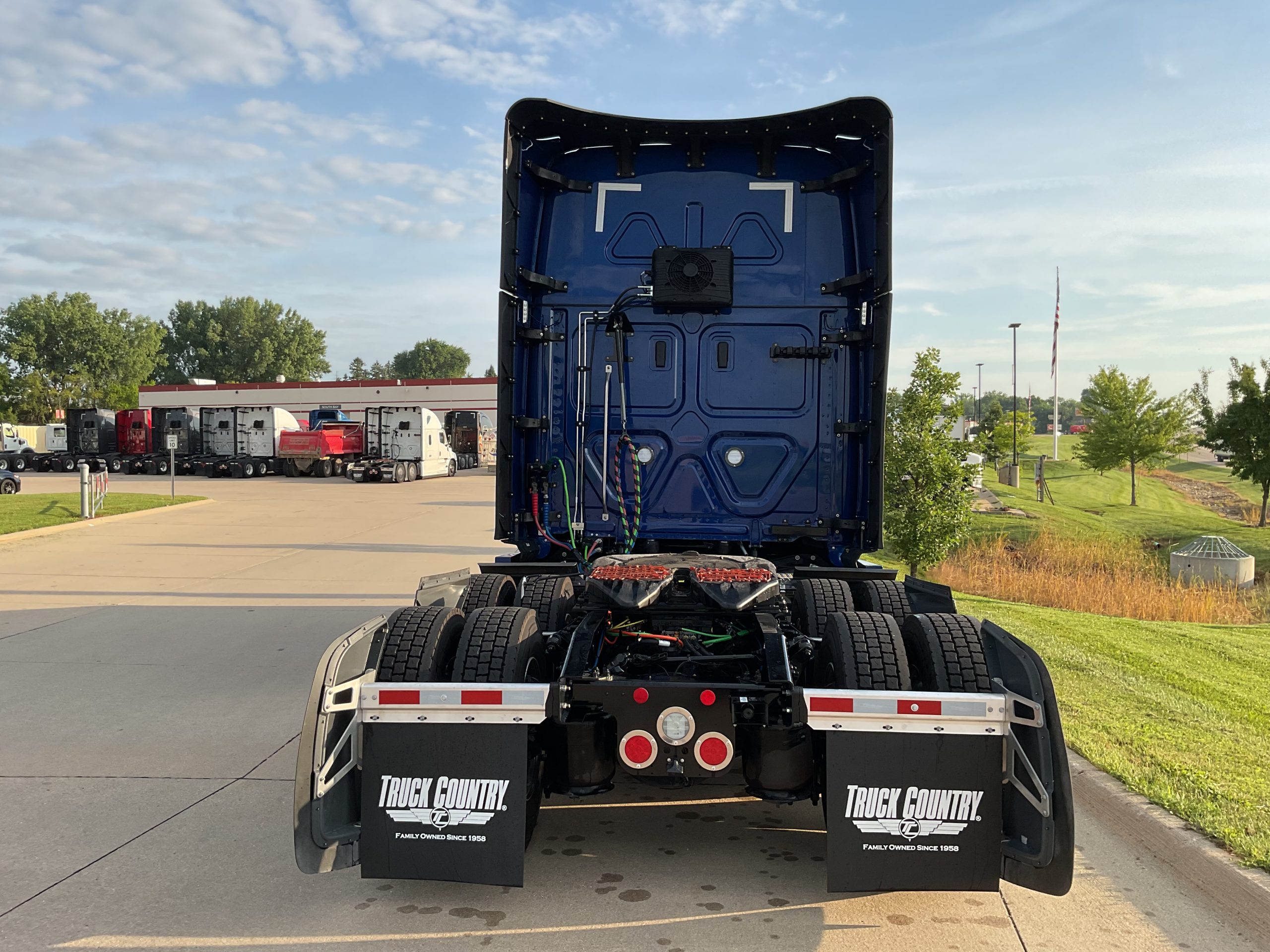 2026 Freightliner PJ126SLP - image 5 of 6