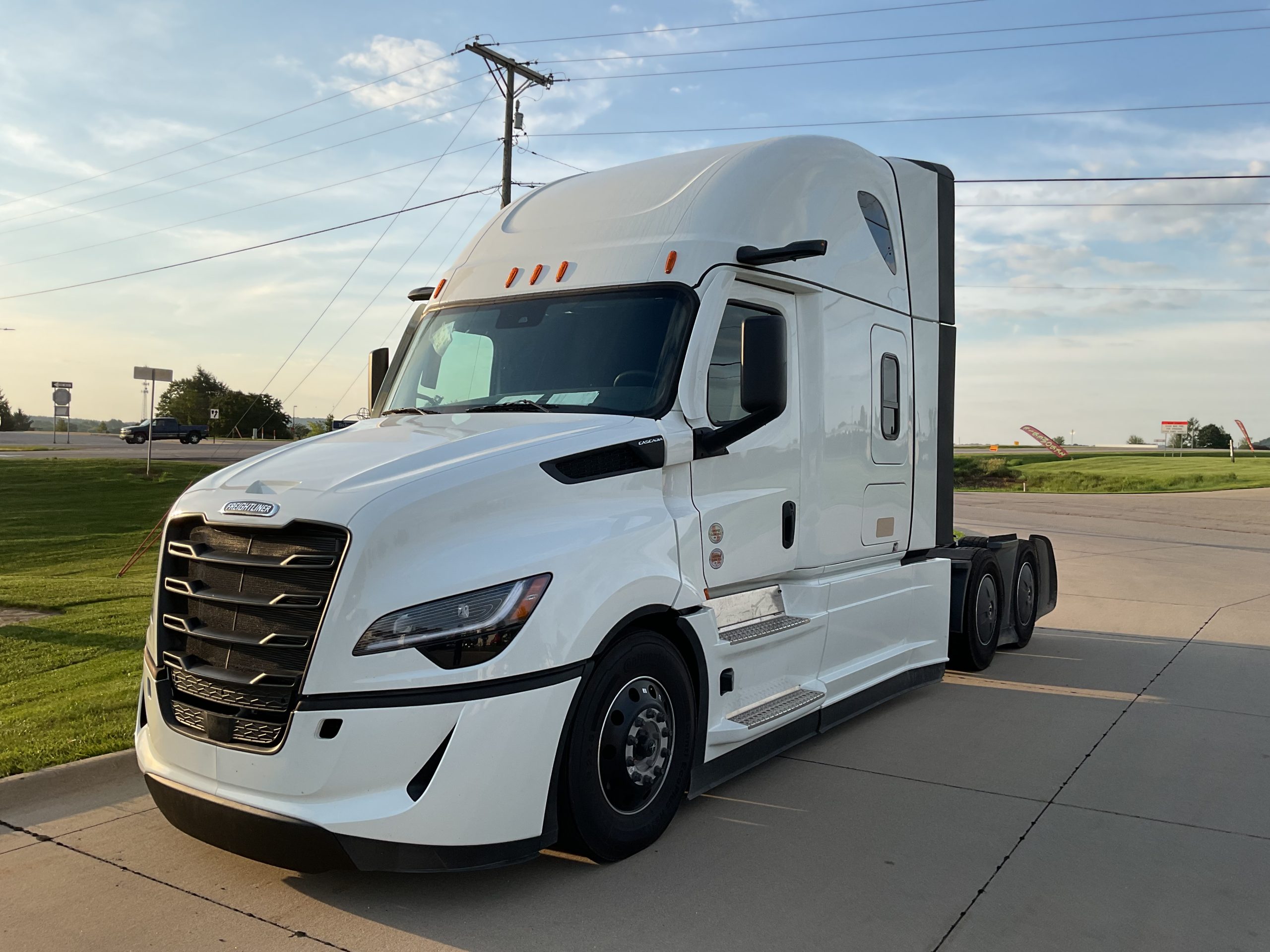 2026 Freightliner PJ126SLP - image 1 of 3