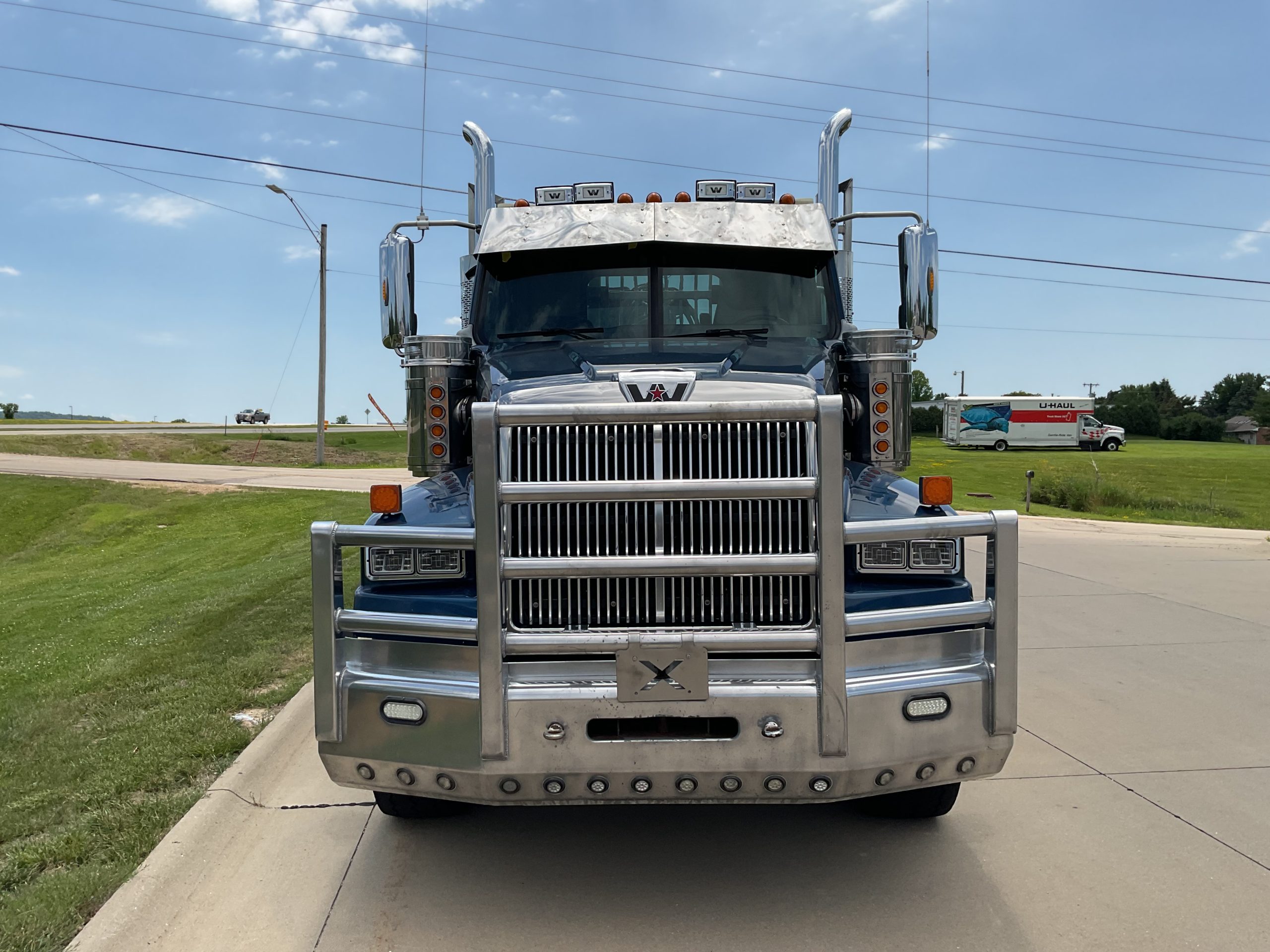 2018 Western Star 4900SA - image 2 of 6