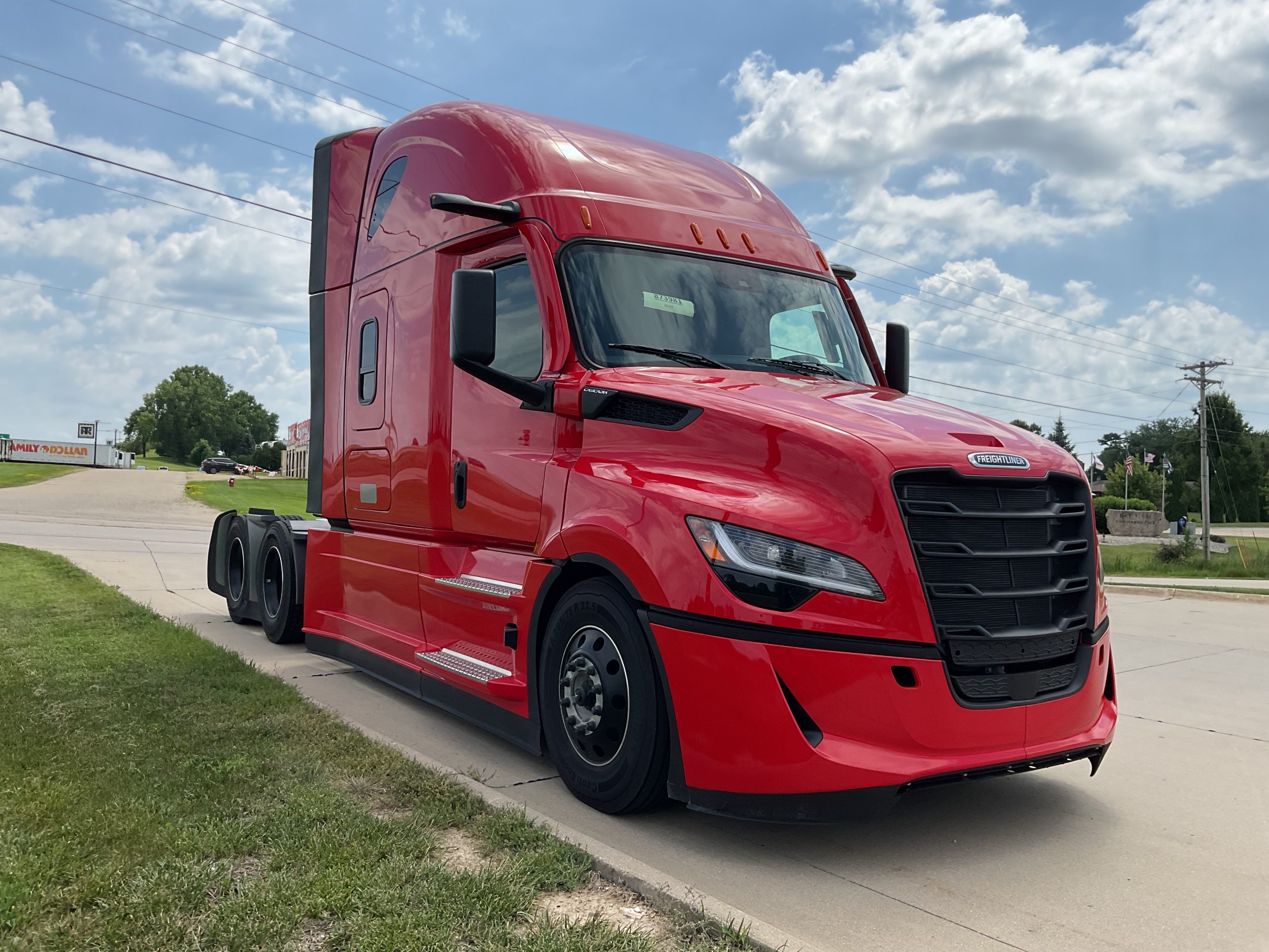 2026 Freightliner PJ126SLP - image 3 of 6