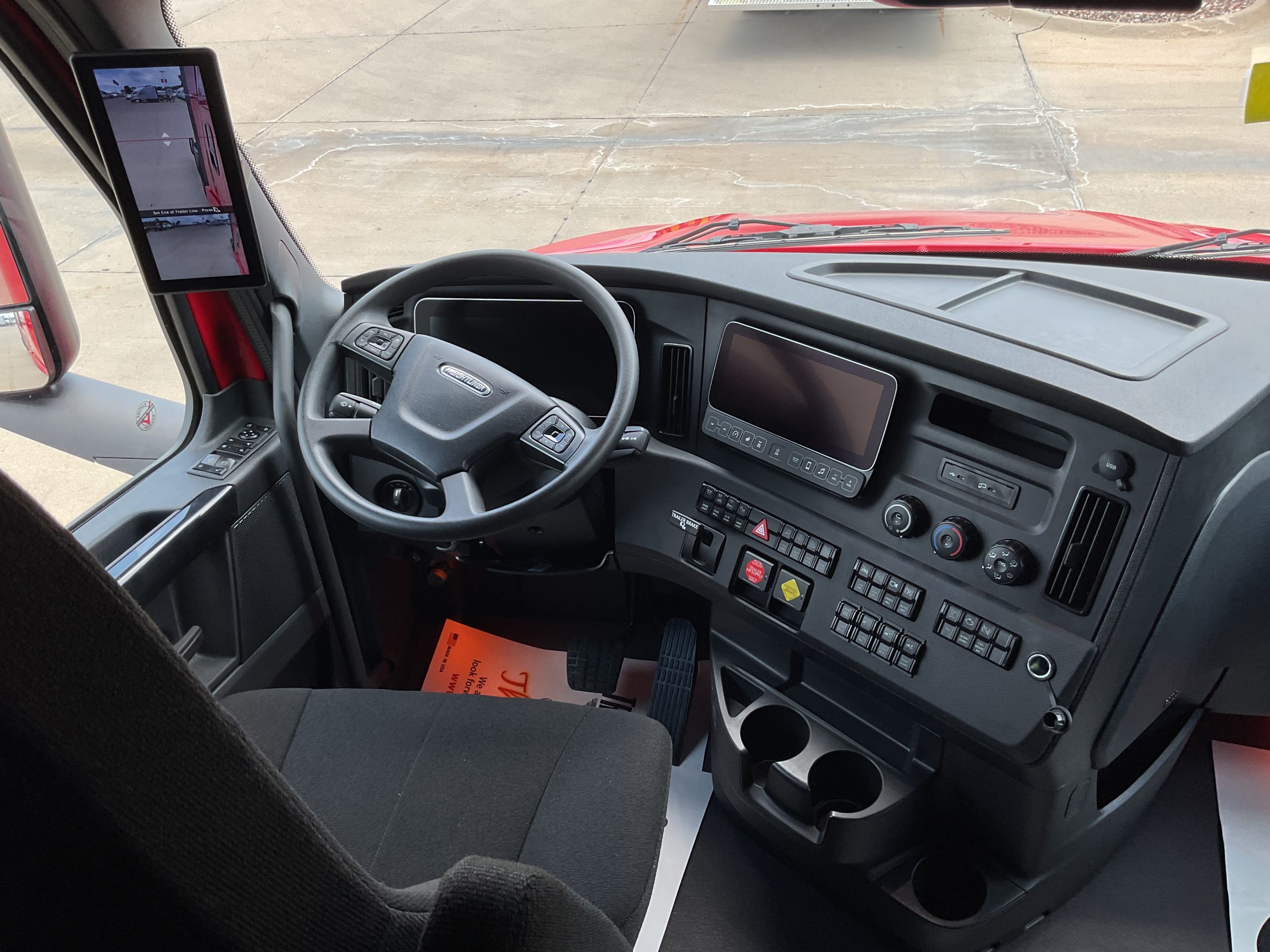 2026 Freightliner PJ126SLP - image 5 of 6