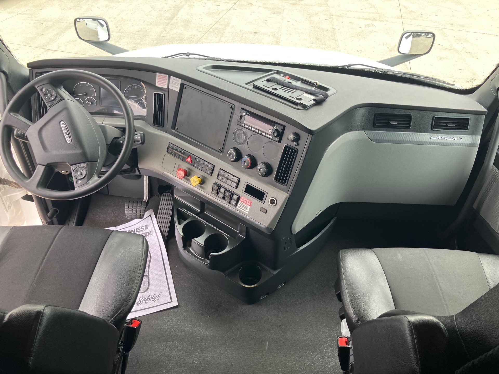 2022 Freightliner PT126 - image 4 of 6