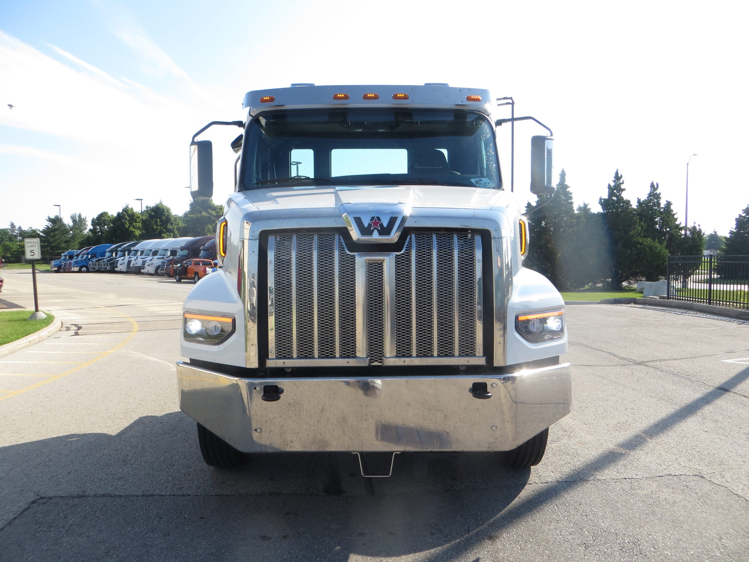 2025 Western Star 47X - image 2 of 6