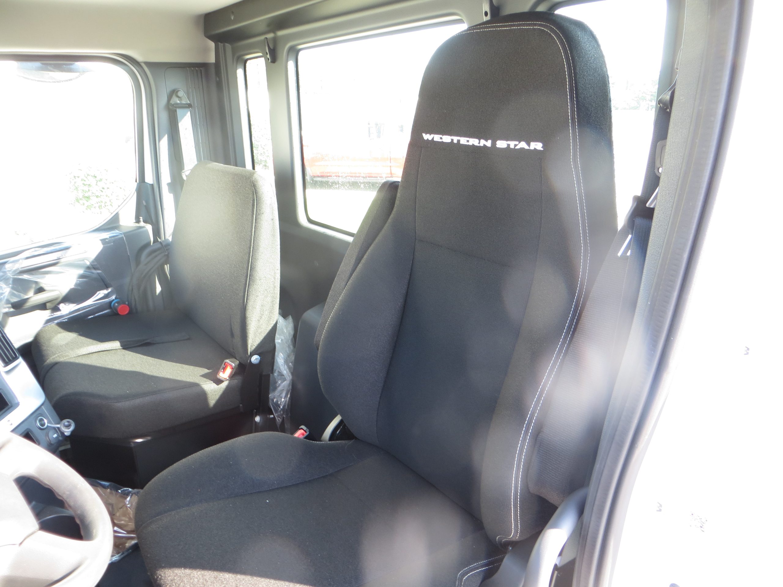 2025 Western Star 47X - image 5 of 6