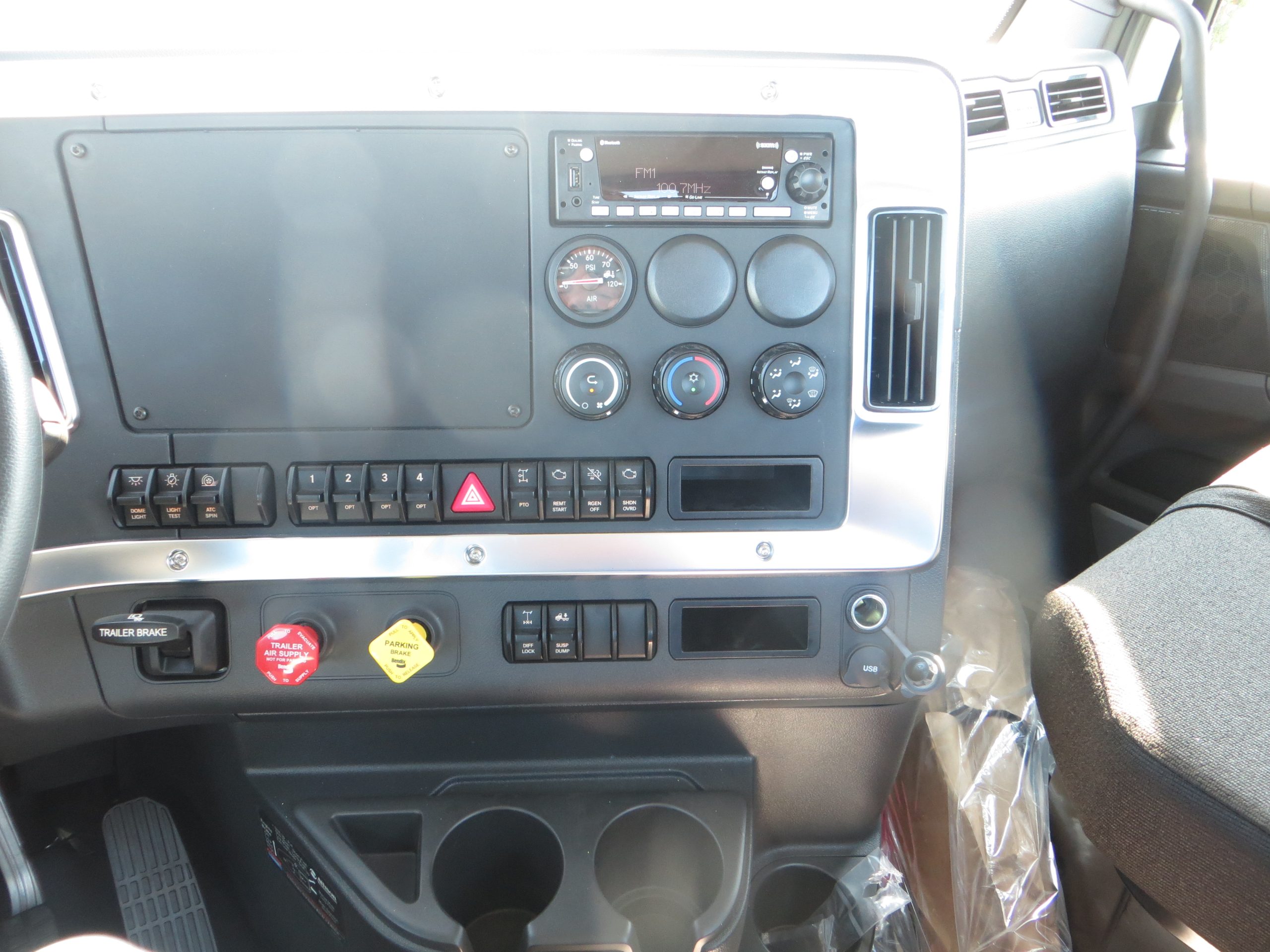 2025 Western Star 47X - image 6 of 6