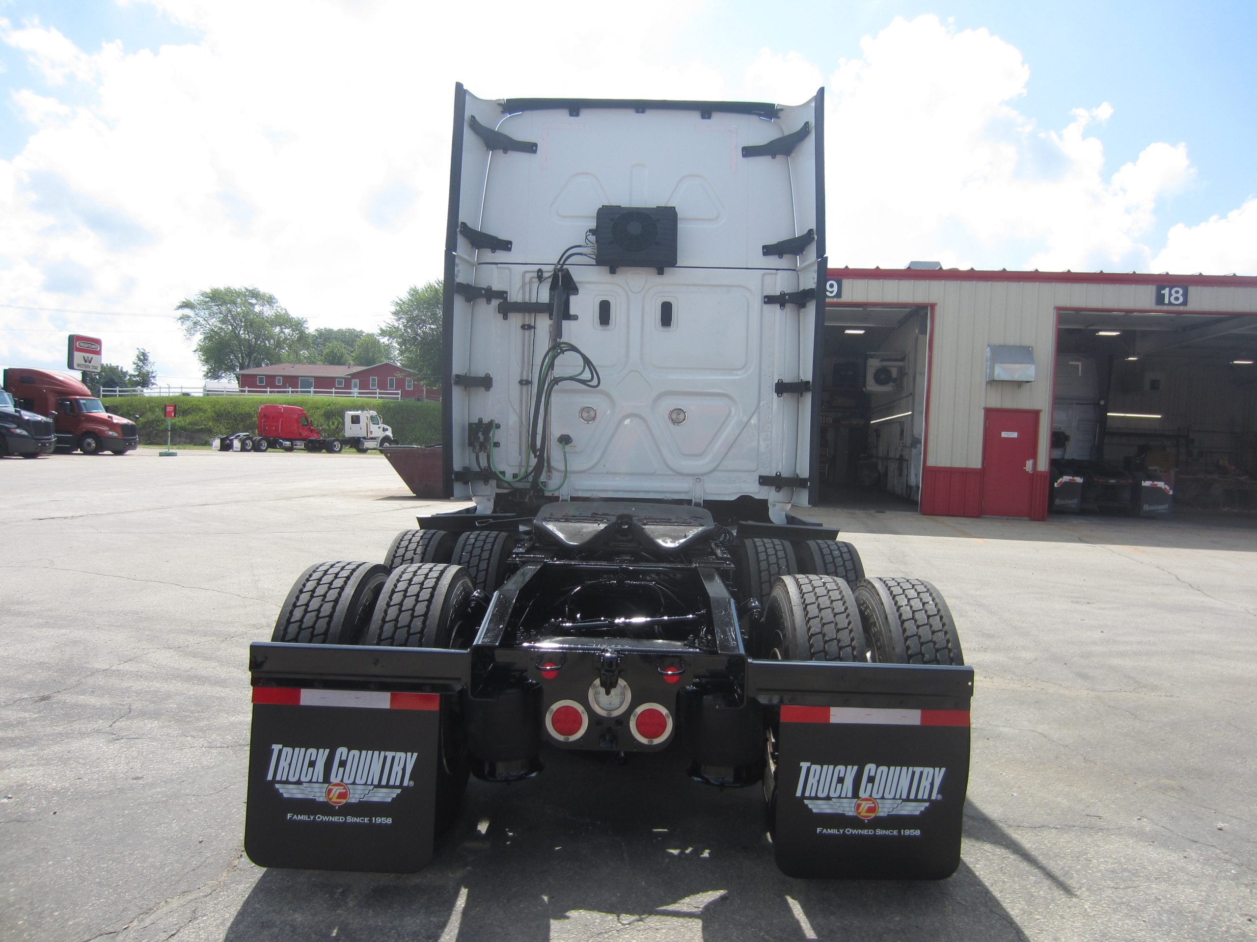 2022 Freightliner PT126 - image 4 of 6