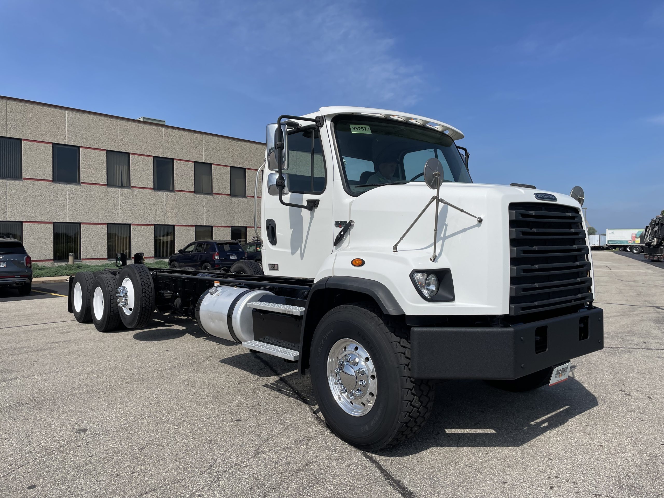 2015 Freightliner 108SD - image 3 of 6