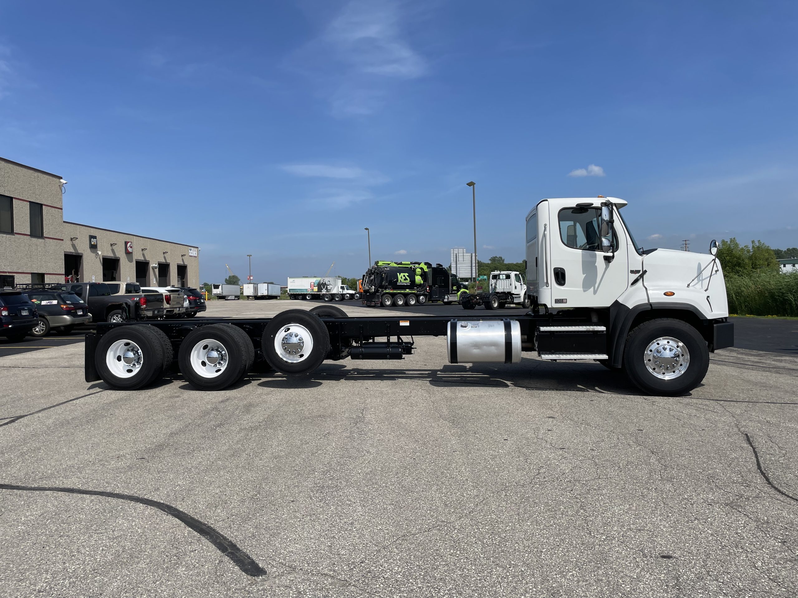 2015 Freightliner 108SD - image 5 of 6