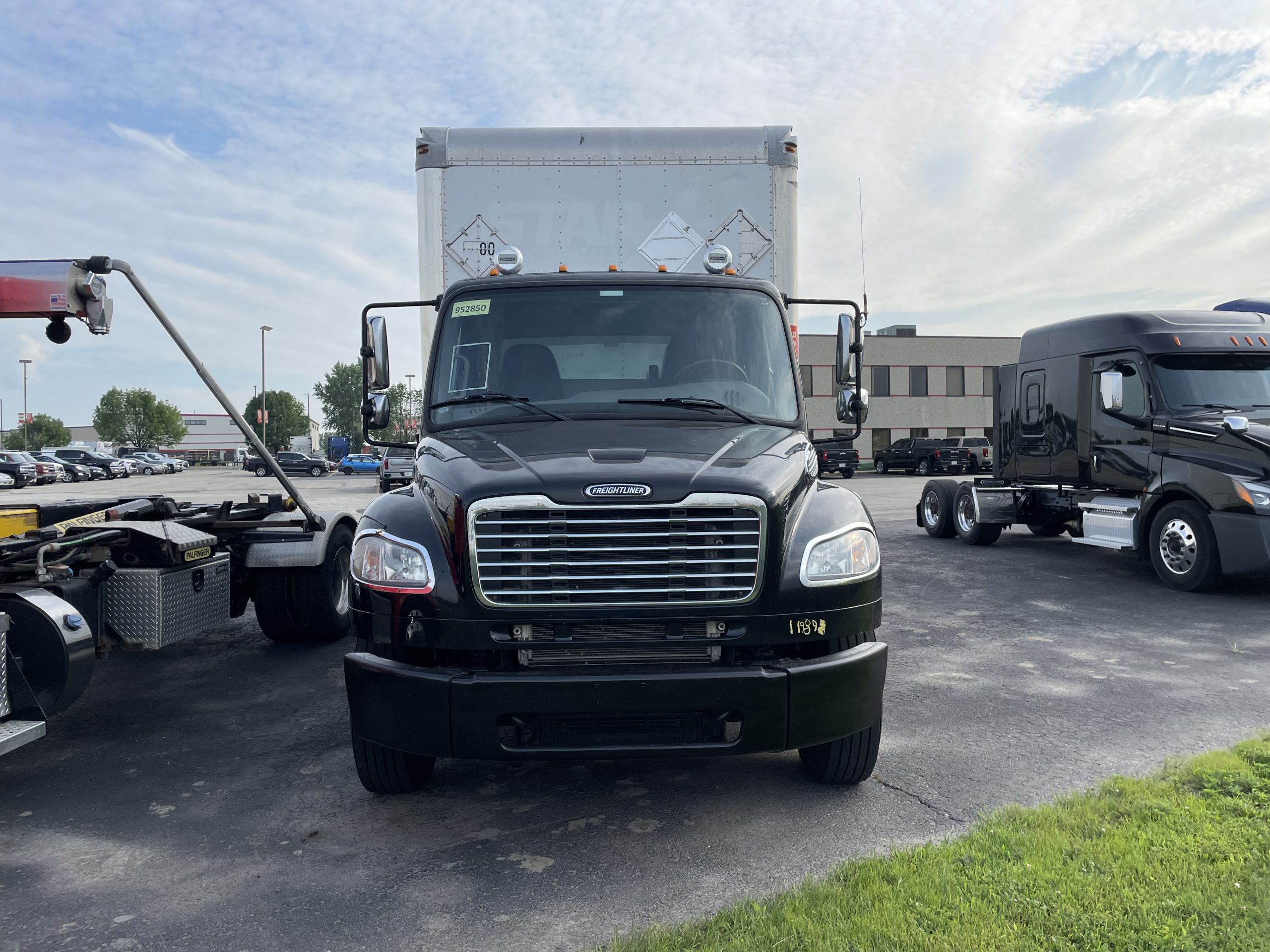 2019 Freightliner M280 - image 2 of 6