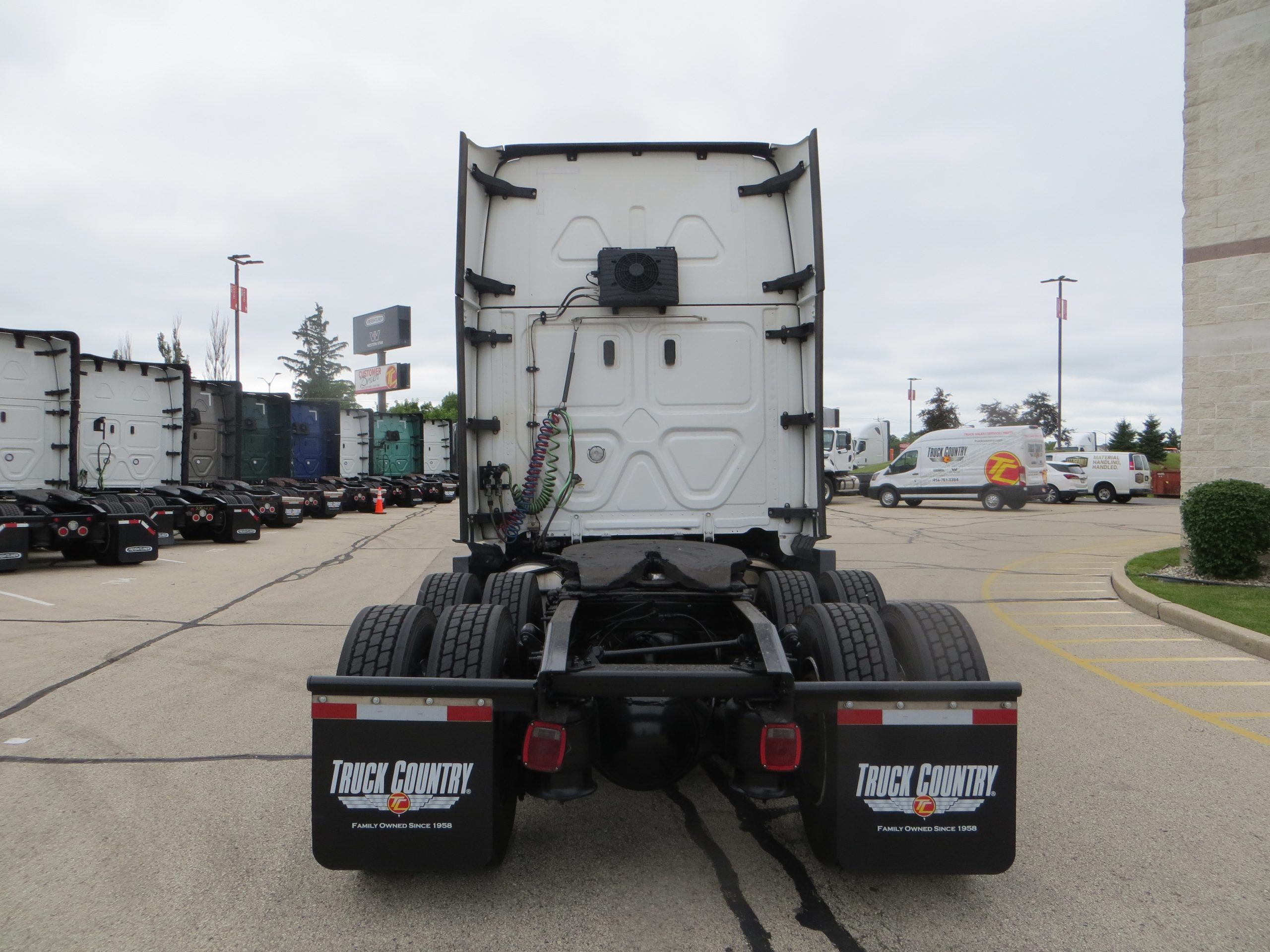 2022 Freightliner PT126 - image 4 of 6