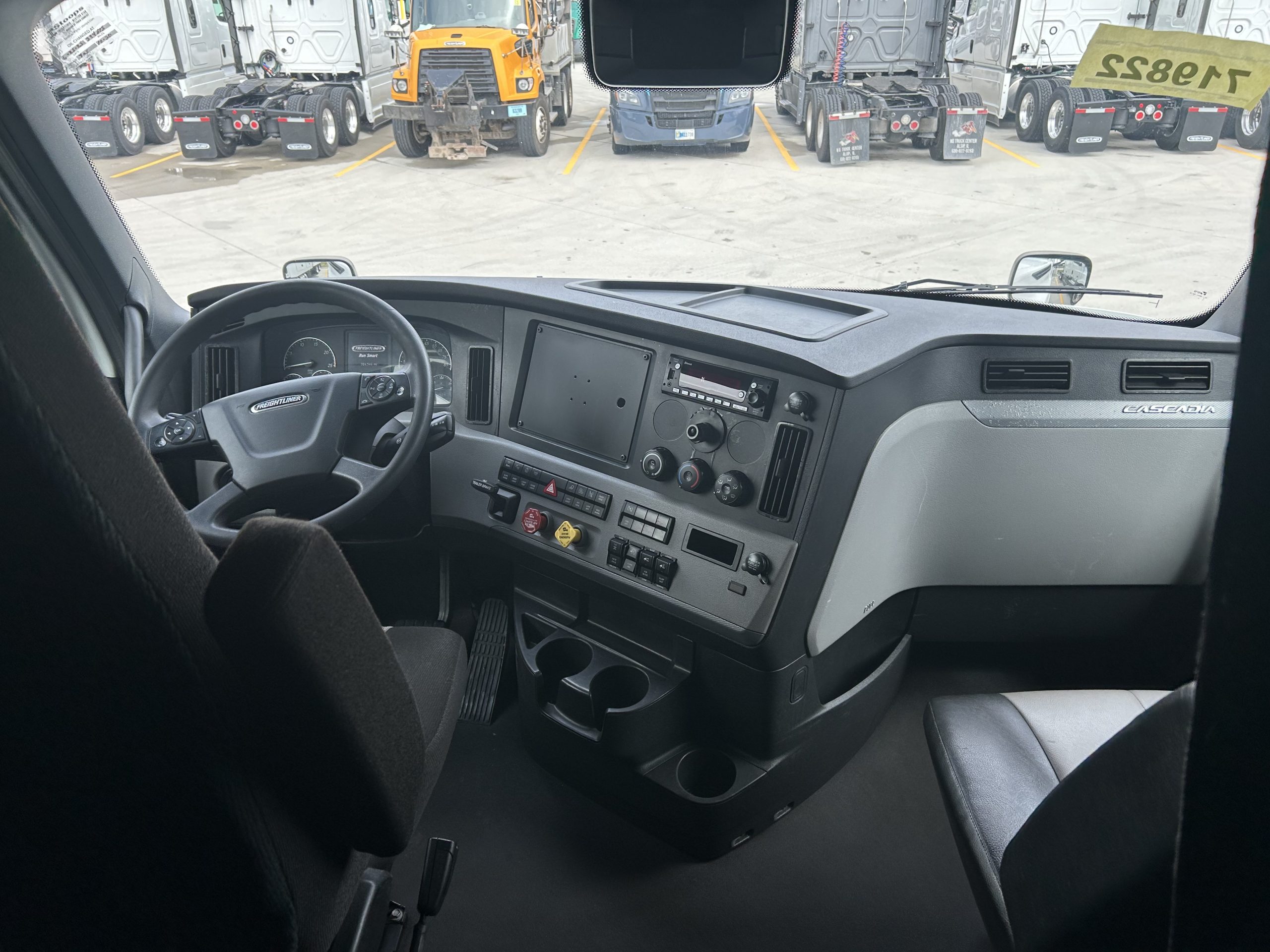 2022 Freightliner PT126 - image 5 of 6