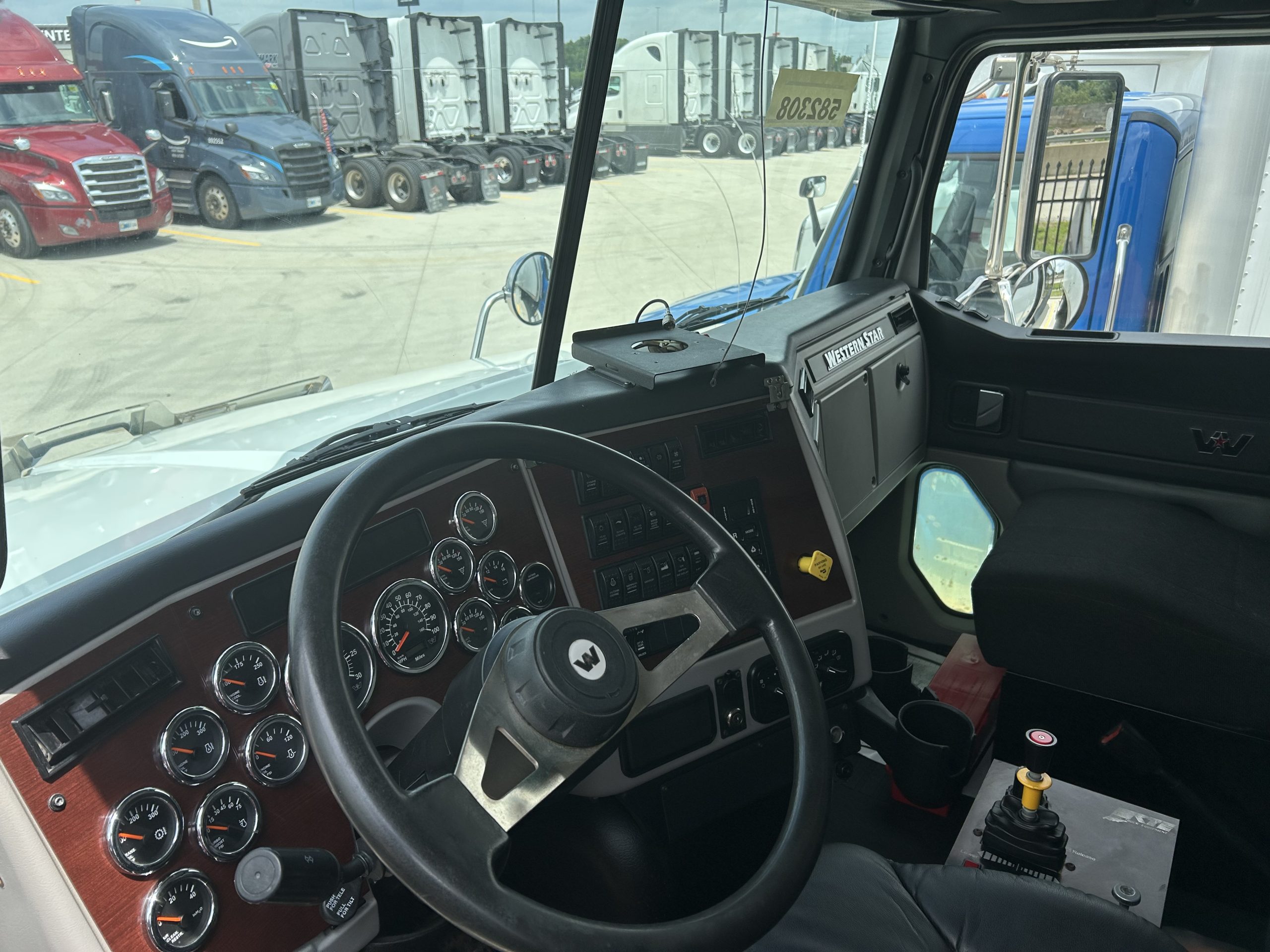 2018 Western Star 4700SB - image 5 of 5