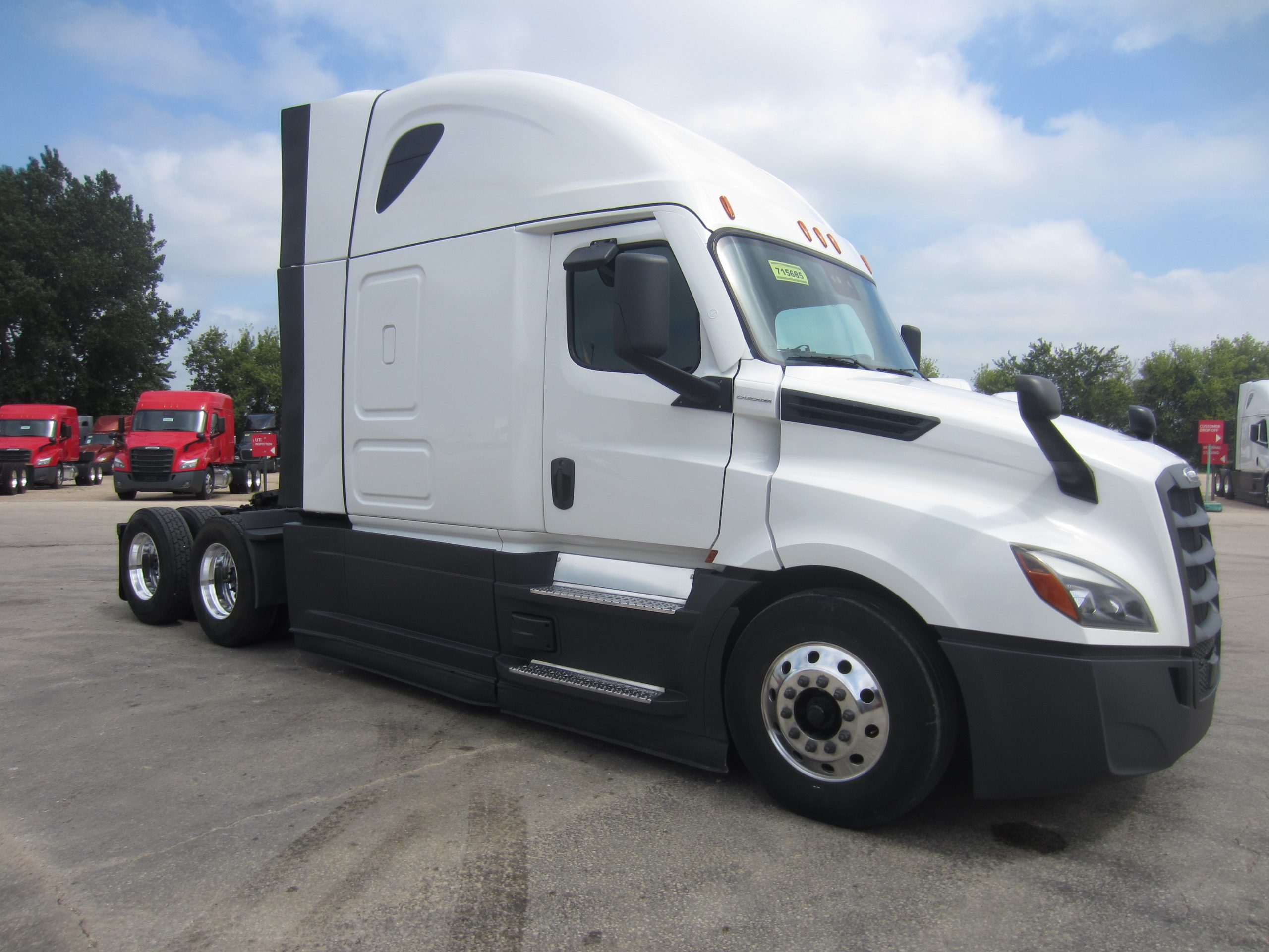2022 Freightliner PT126 - image 3 of 6