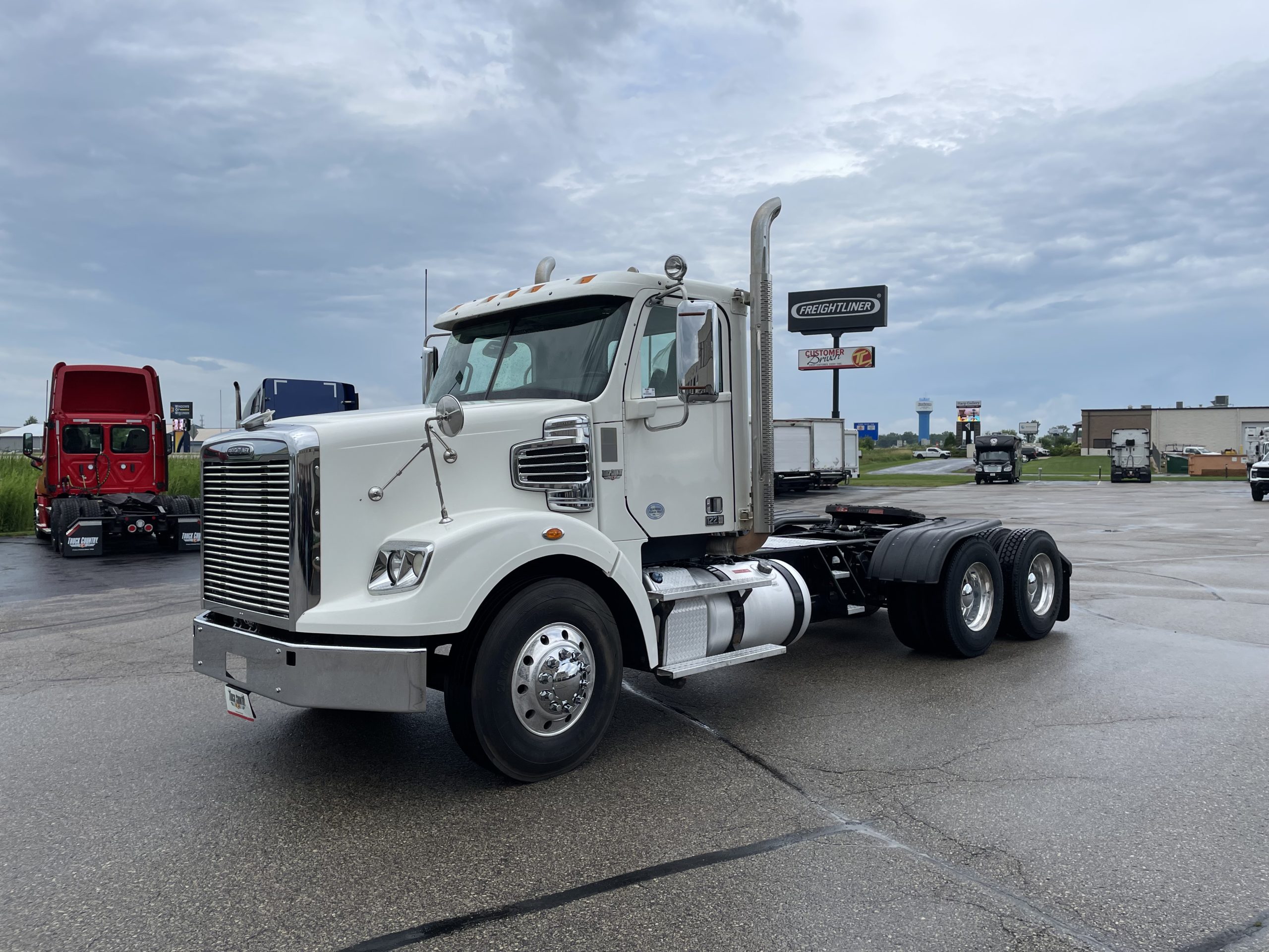 2018 Freightliner 122SD - image 1 of 6