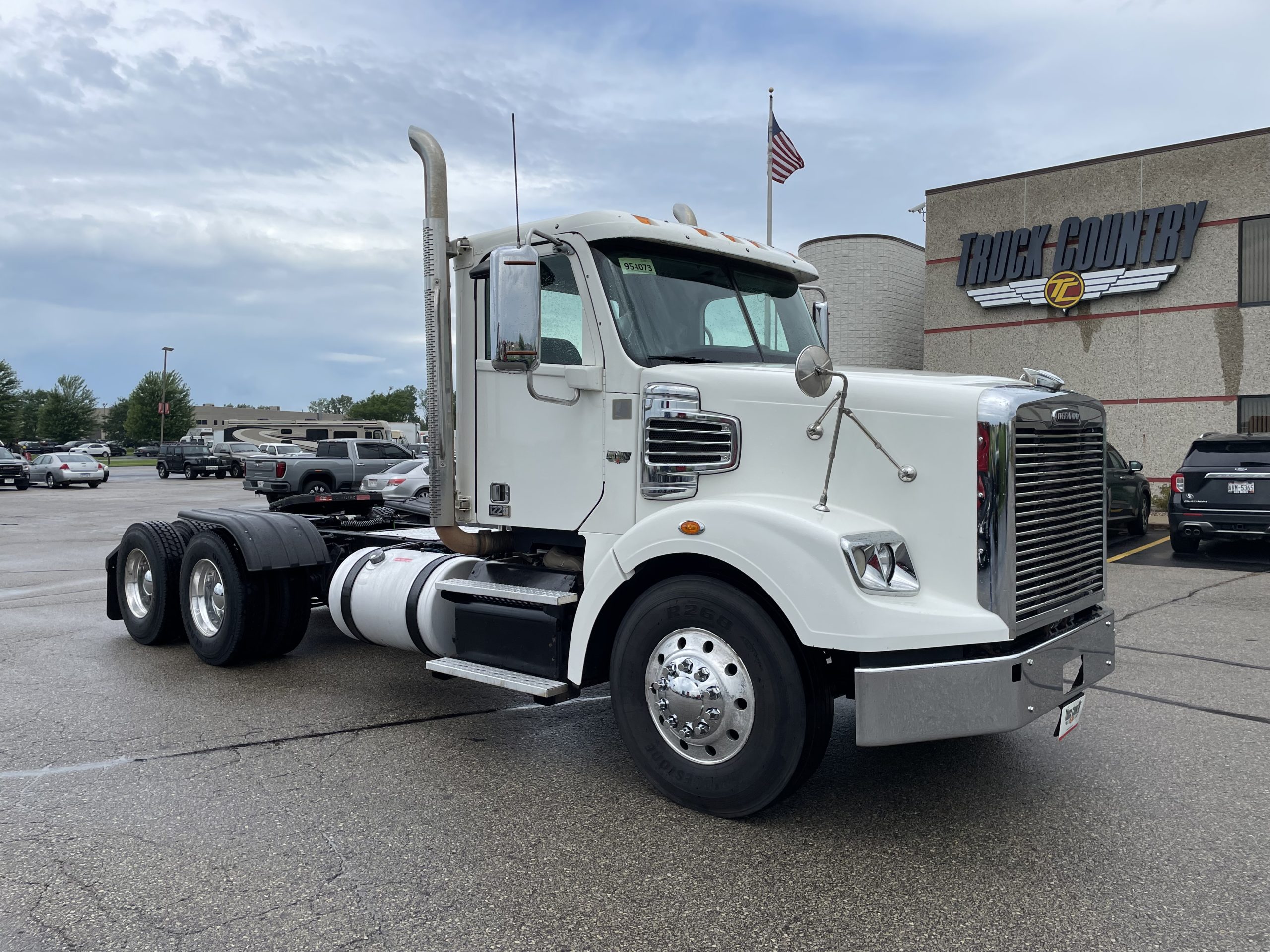 2018 Freightliner 122SD - image 3 of 6