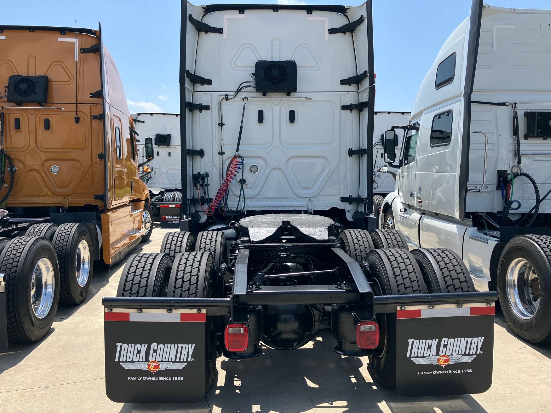 2022 Freightliner - image 3